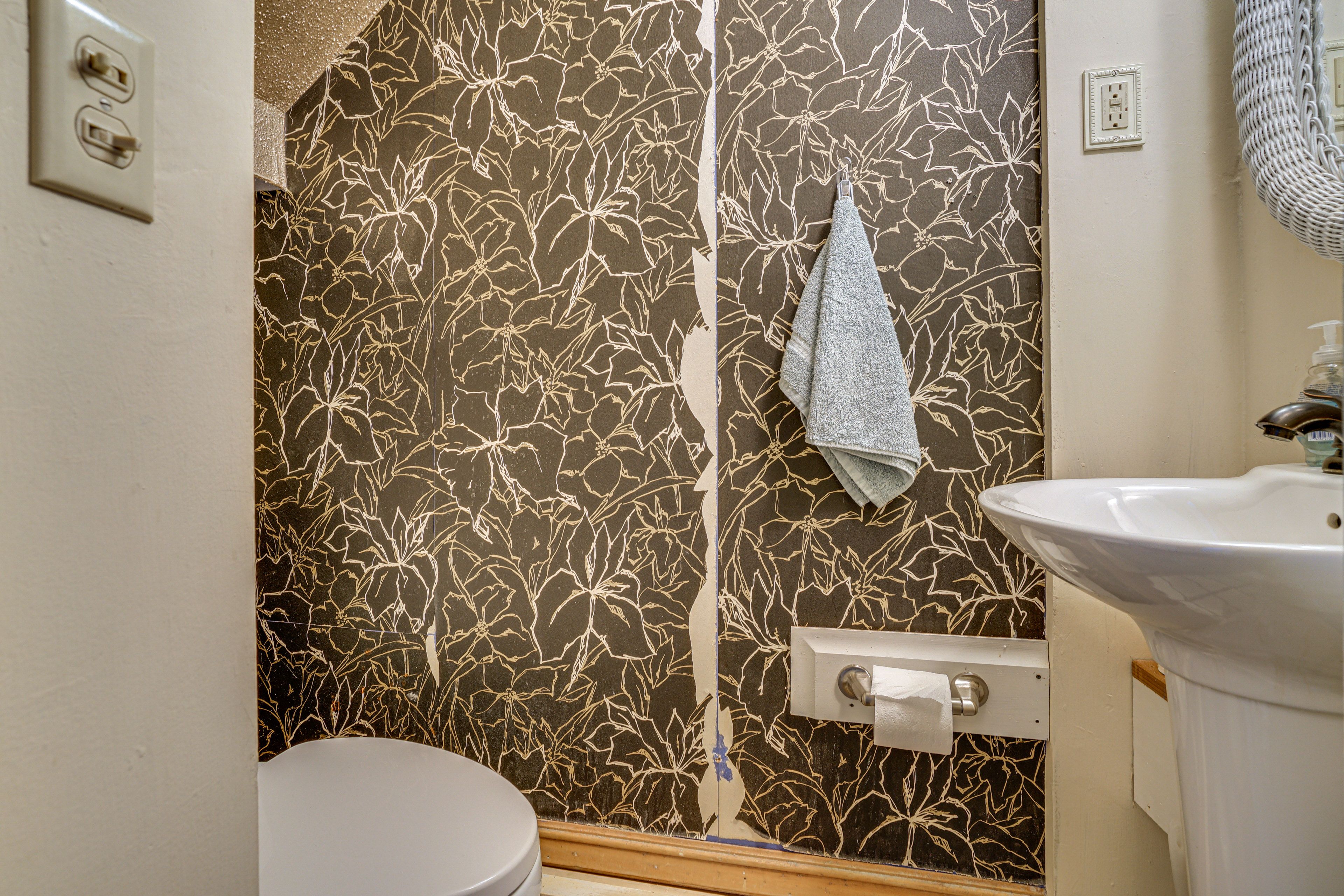 Half Bathroom | 1st Floor