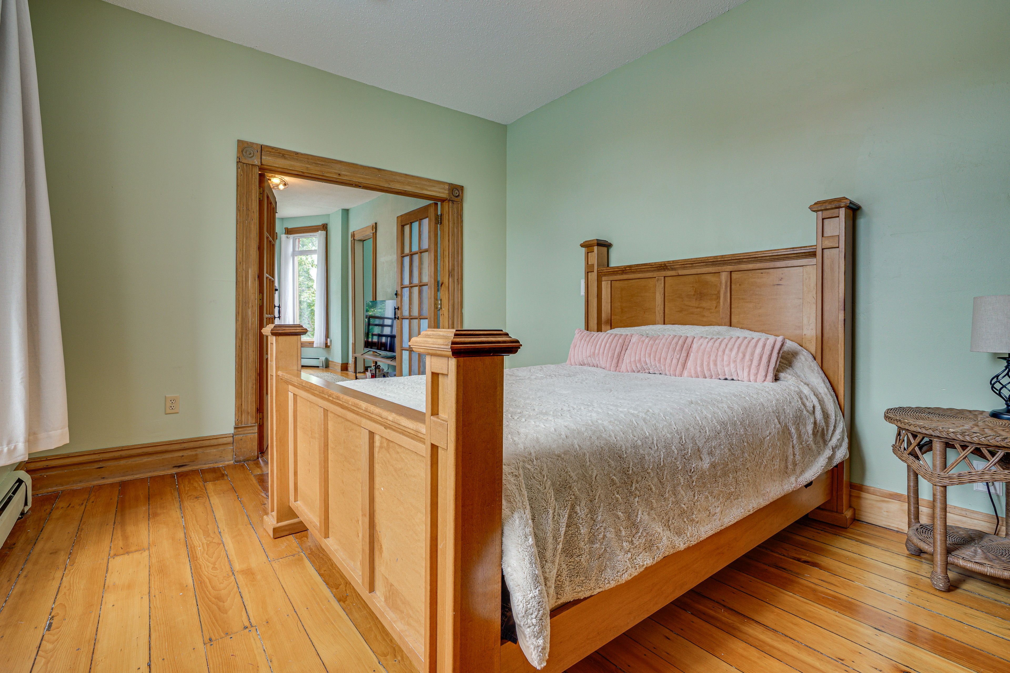 Bedroom 1 | 2nd Floor | Queen Bed | Linens Provided