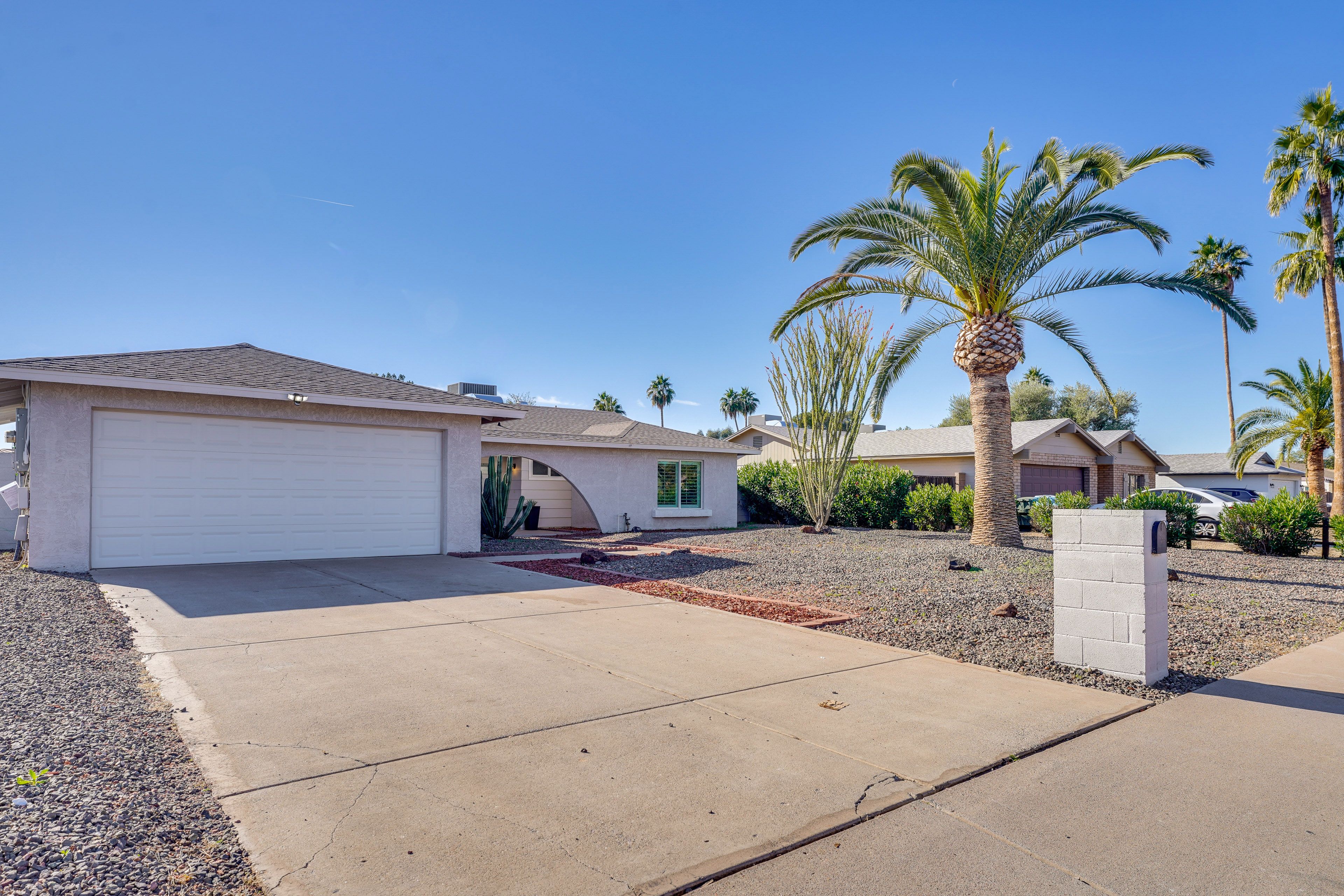 Parking | Garage (2 Vehicles) | Driveway (2 Vehicles) | Free Street Parking