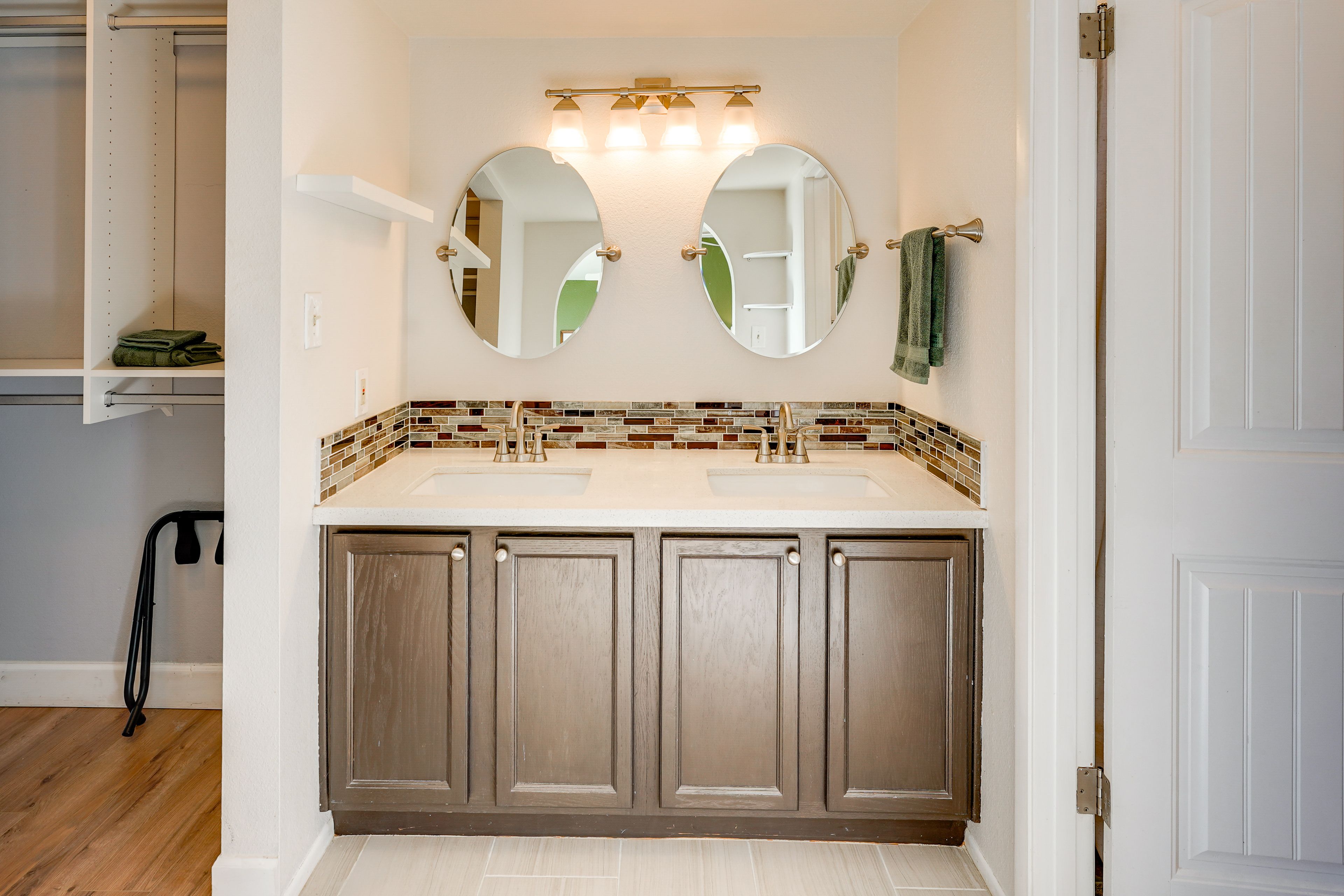 En-Suite Bathroom | Towels Provided