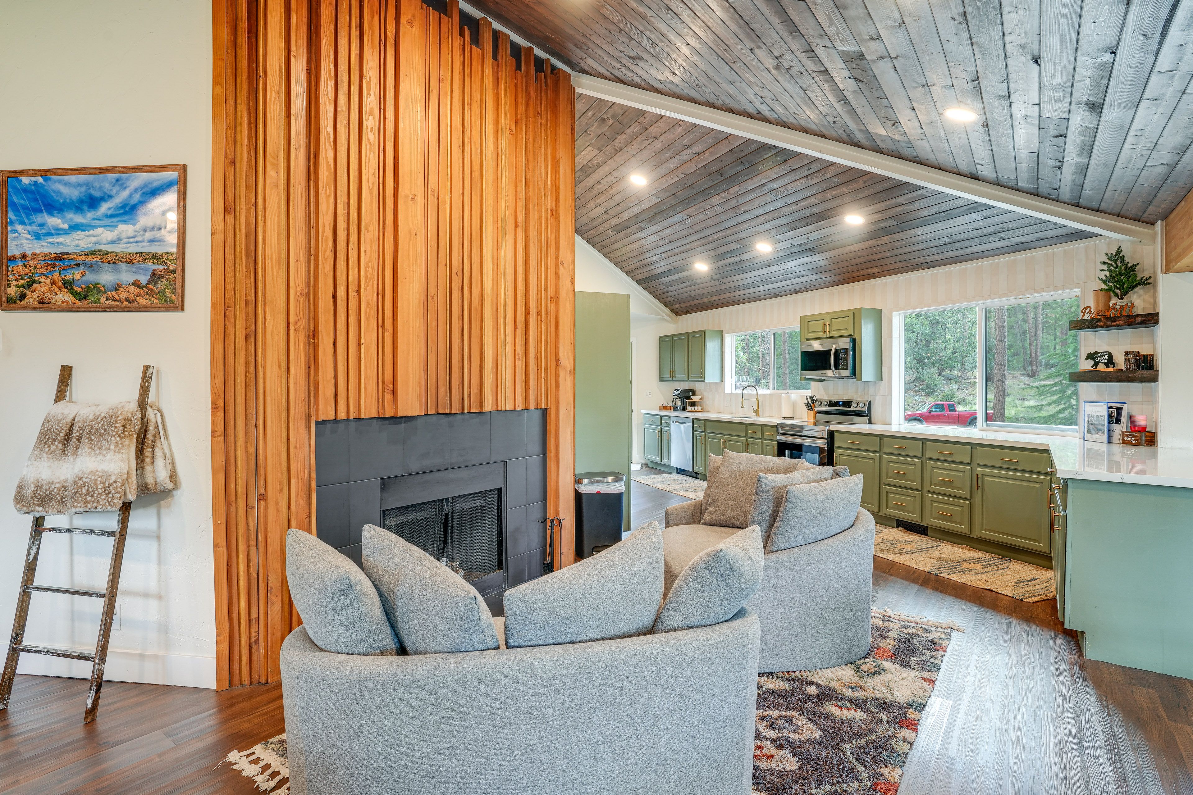 Sitting Area | 1st Floor