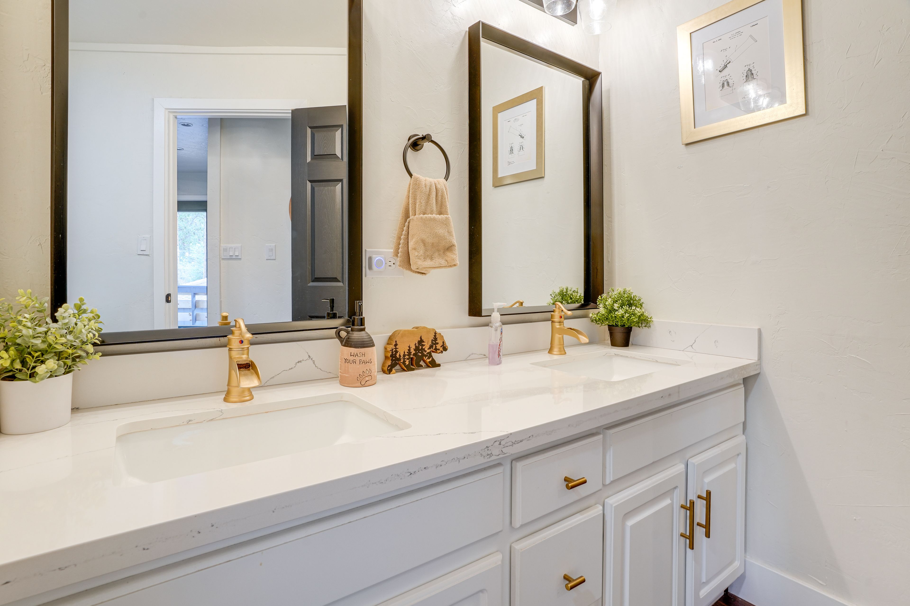 Bathroom | Towels Provided | 1st Floor