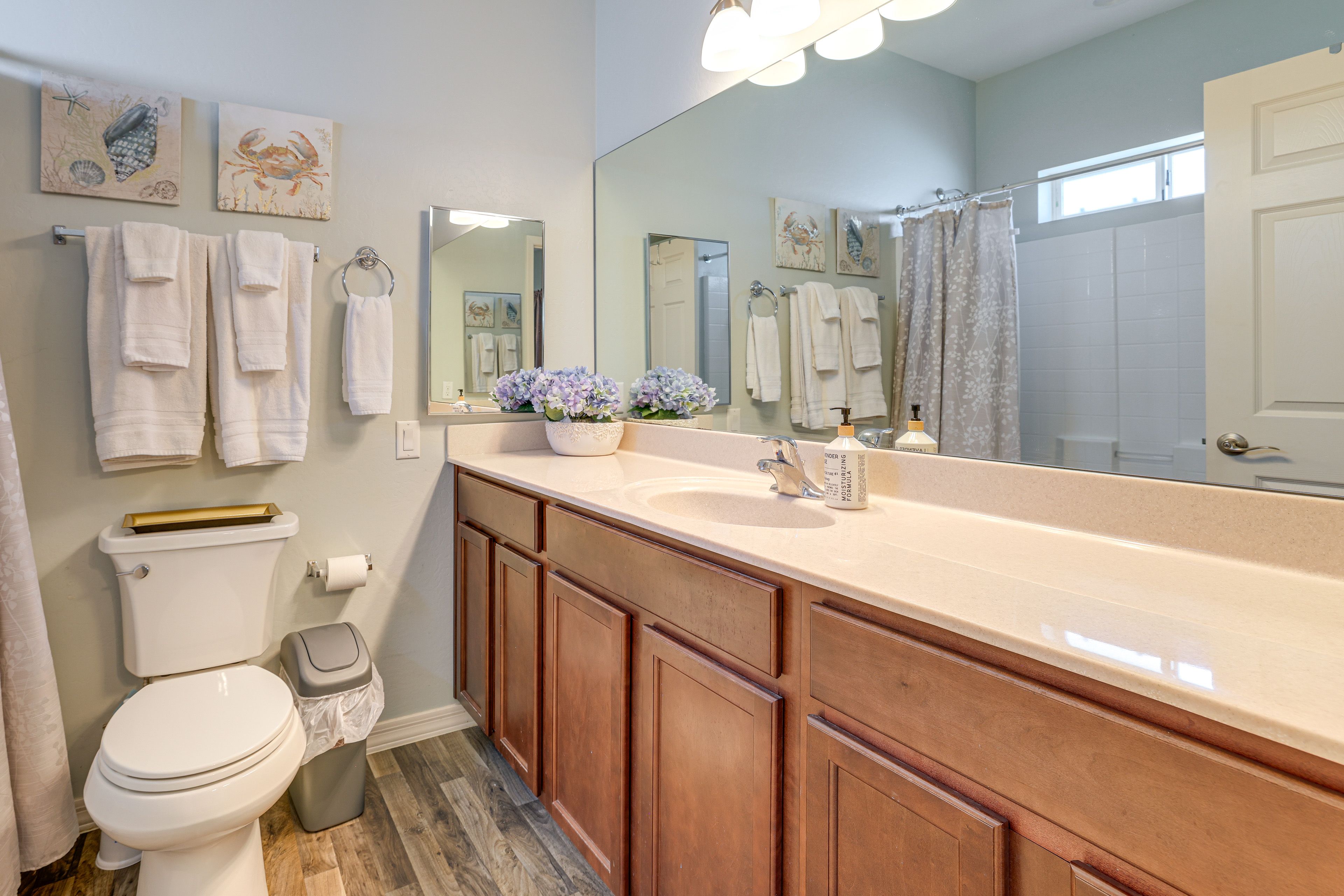 En-Suite Bathroom | Towels Provided