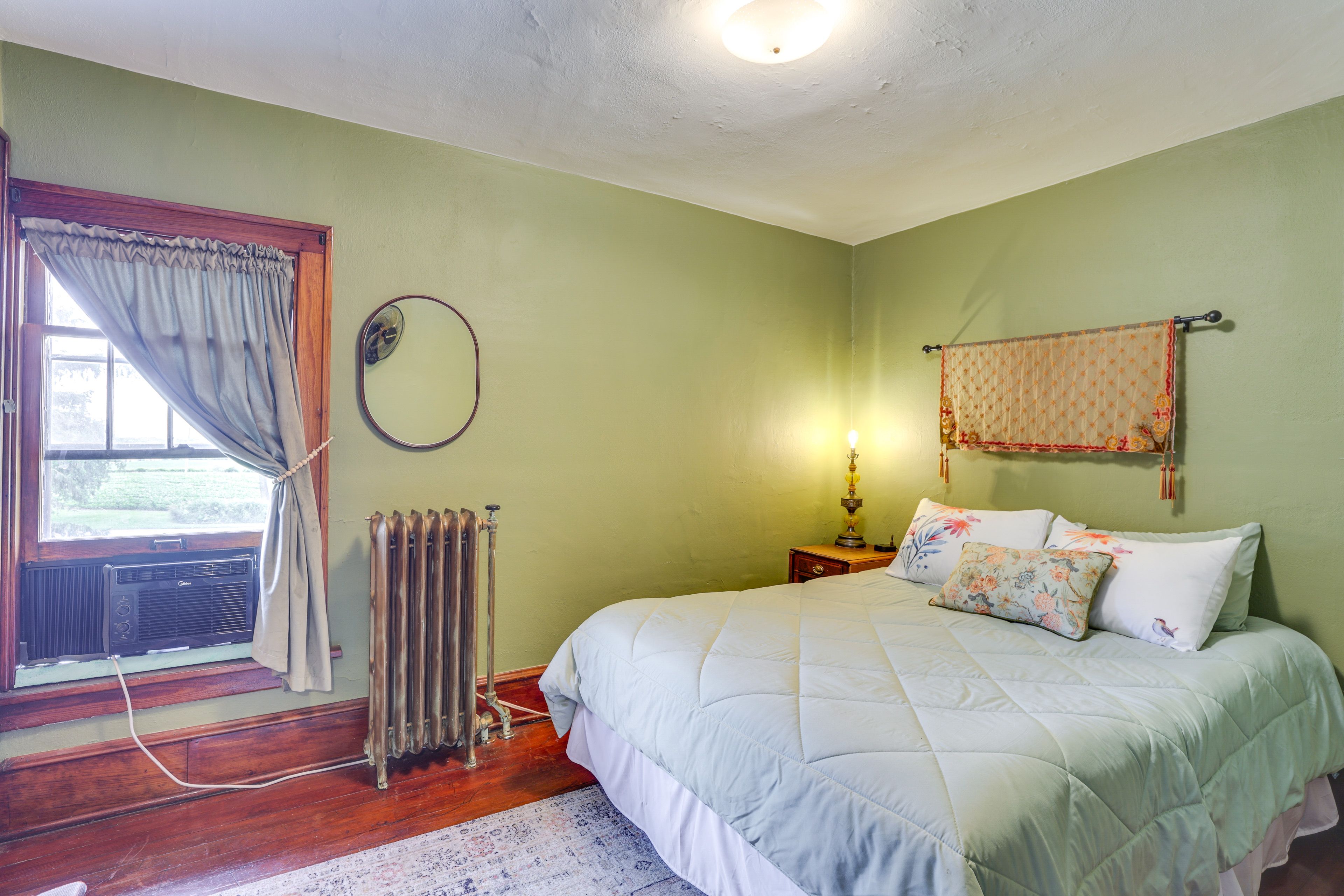 Bedroom 1 | Queen Bed | 2nd Floor