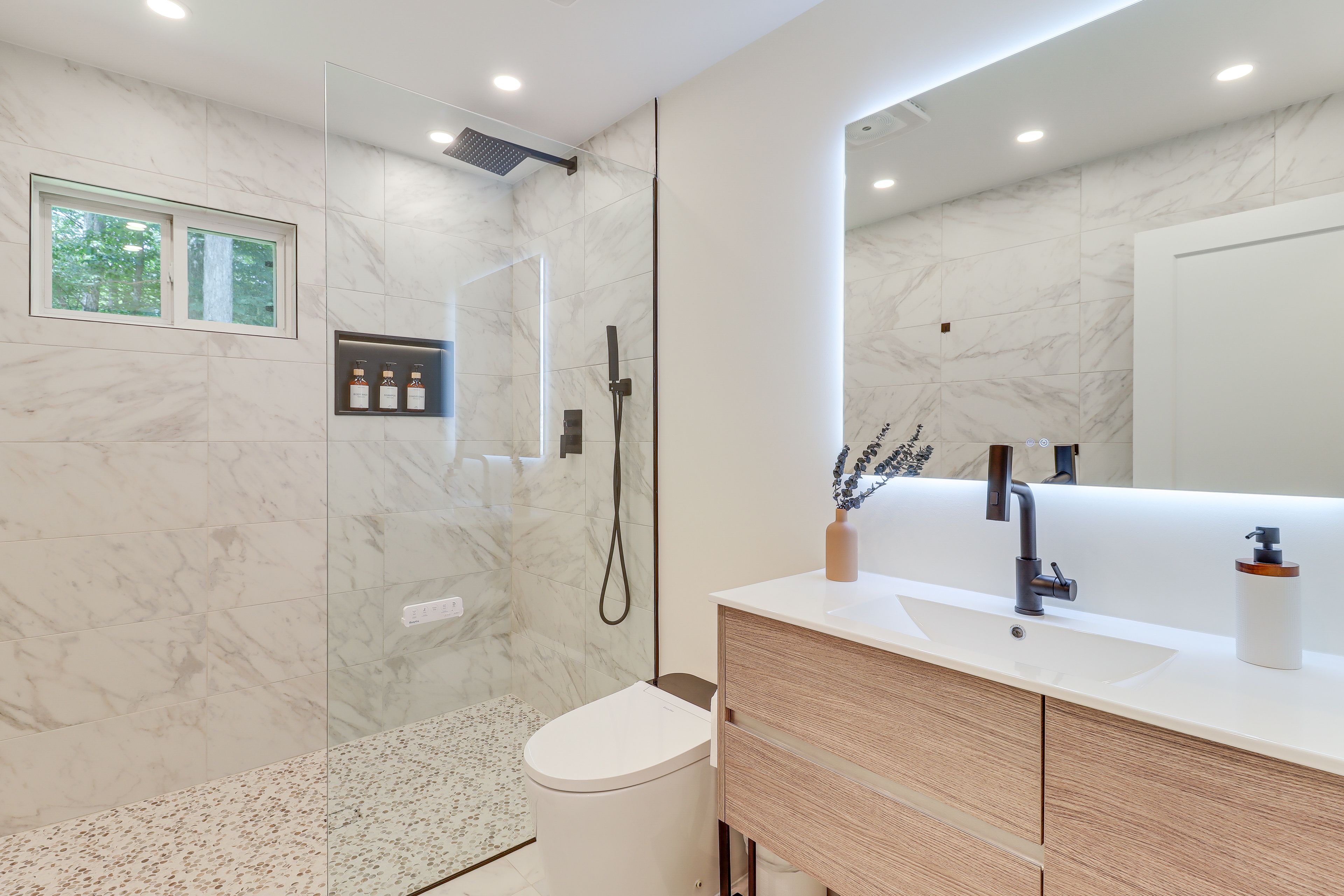 Full Bath | Towels | Hair Dryer