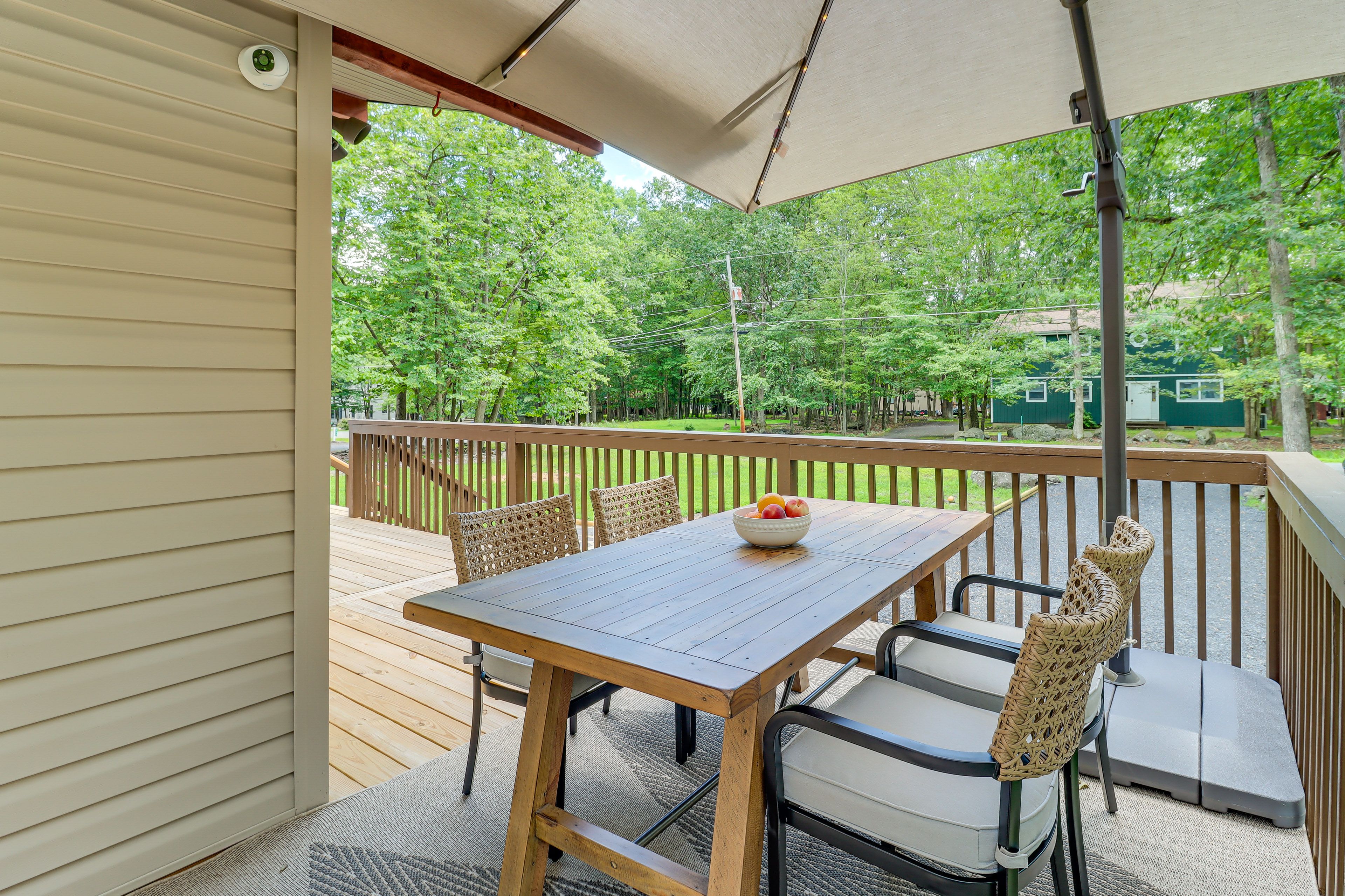 Wraparound Deck | Gas Grill