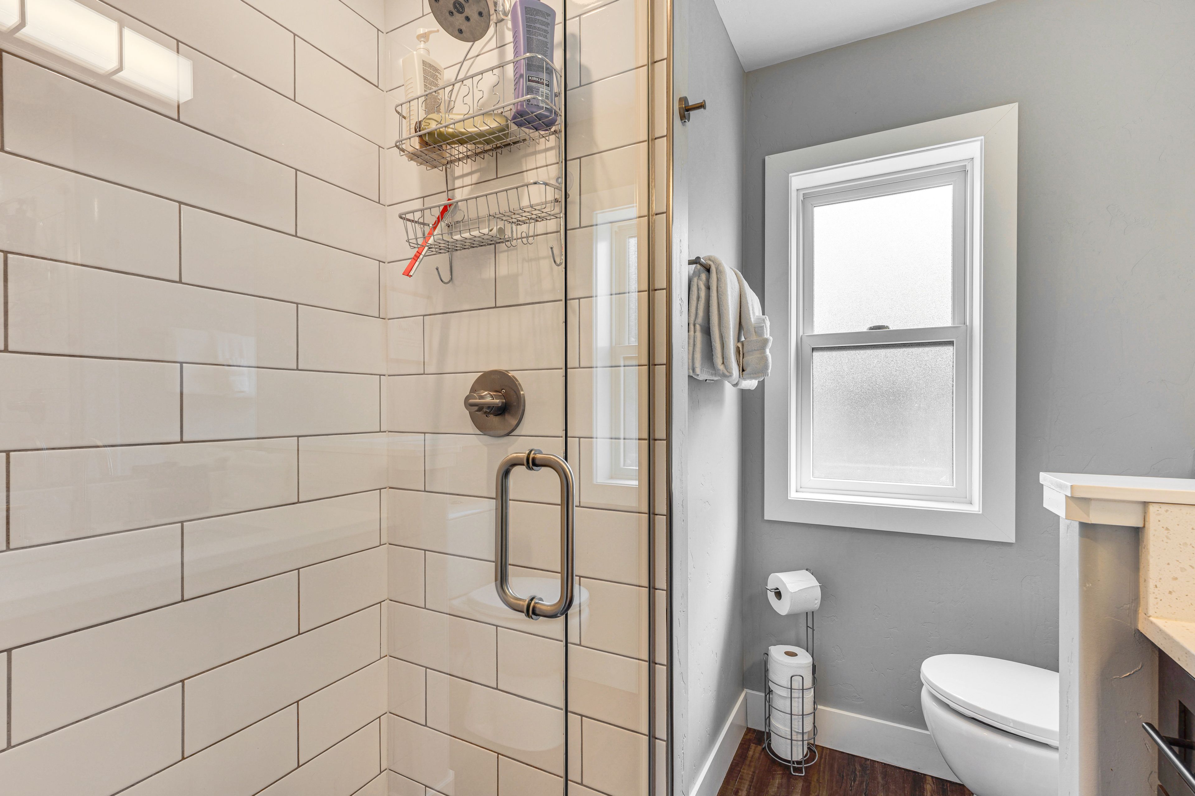 Full Bathroom | 2nd Floor | Complimentary Toiletries