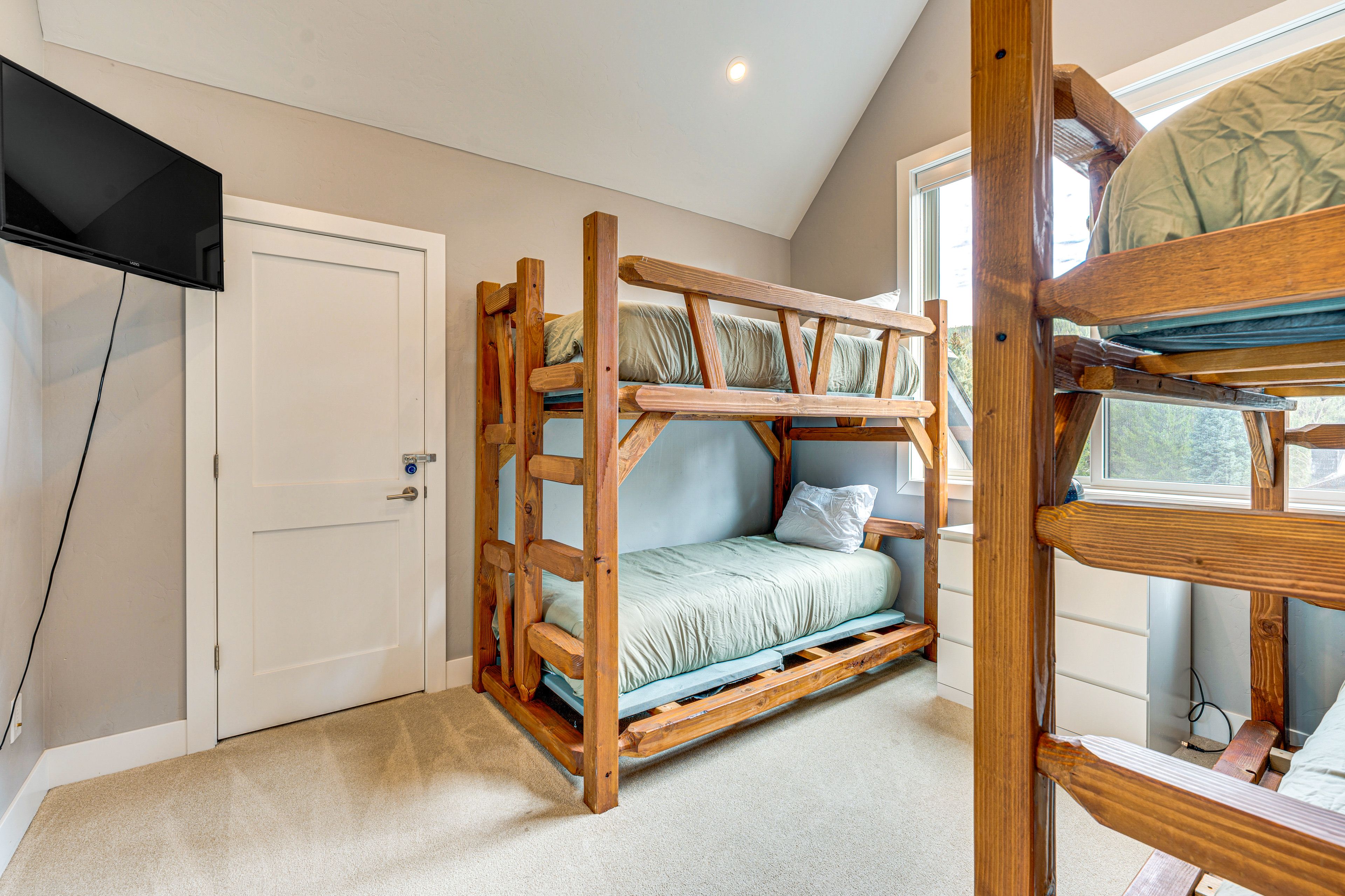 Bedroom 3 | 3rd Floor | 2 Twin Bunk Beds | Smart TV