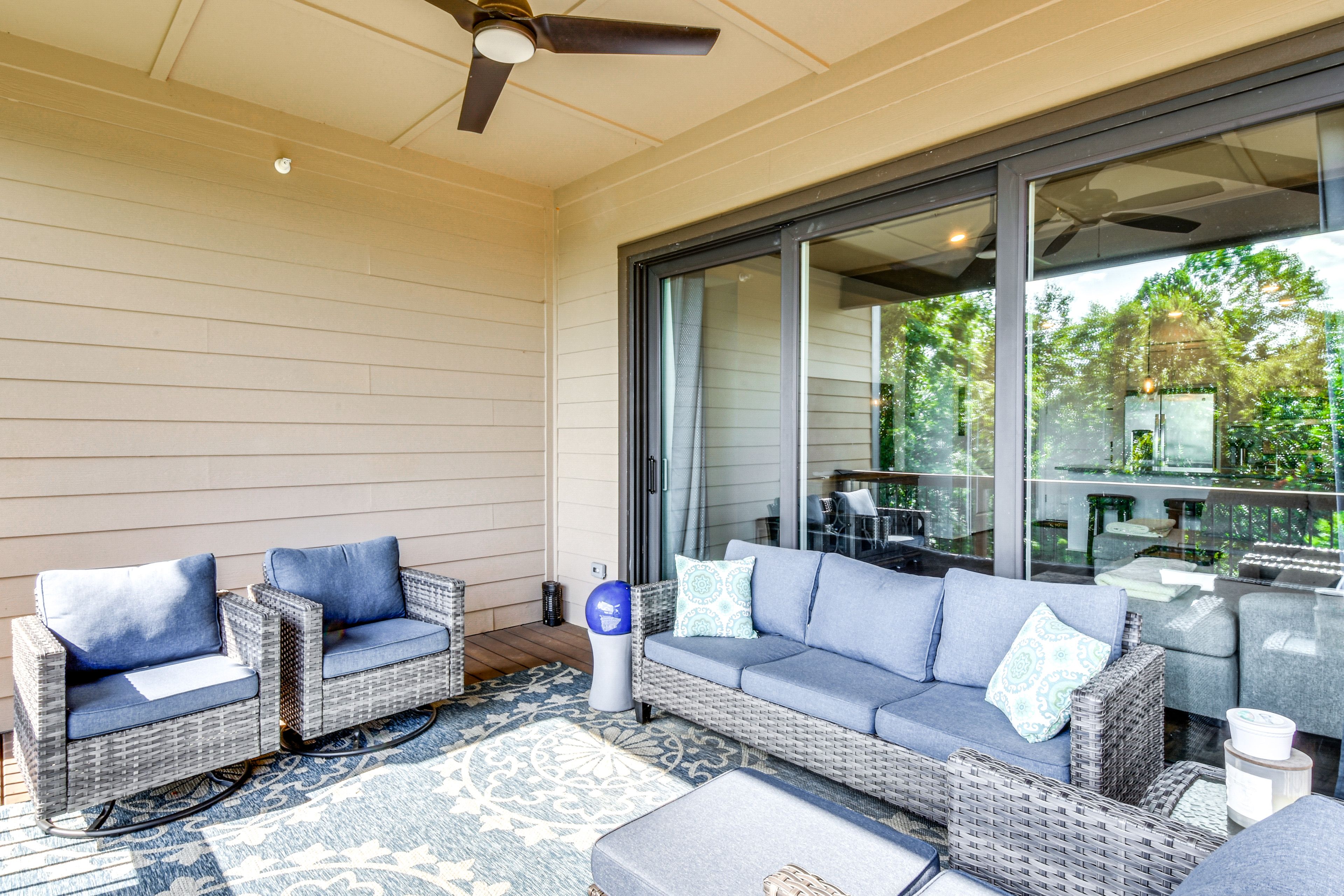 Private Balcony | Lounge Seating