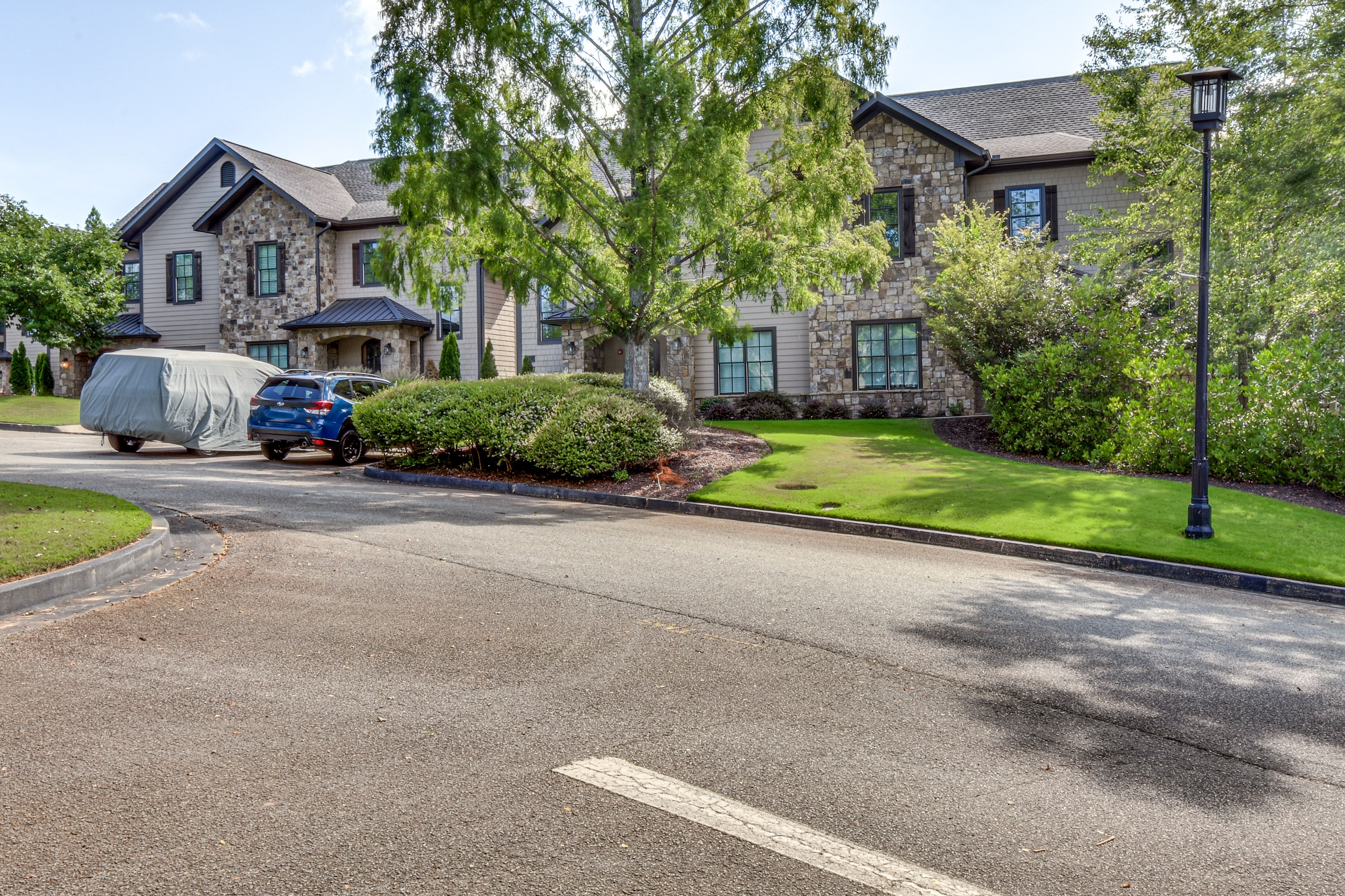 Parking | Surface Lot (1 Vehicle)