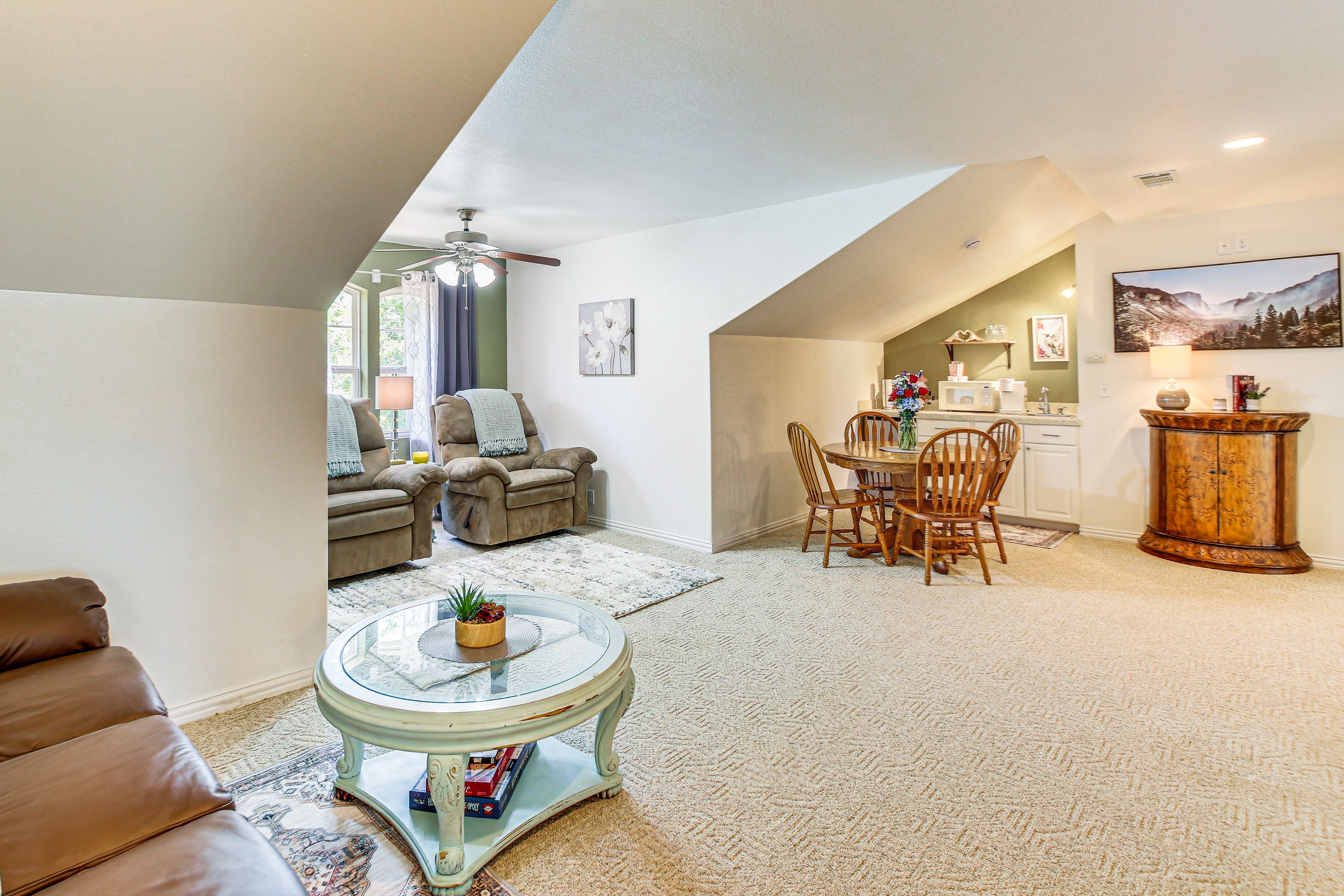 Family Room | Flat-Screen TV | 2nd Floor