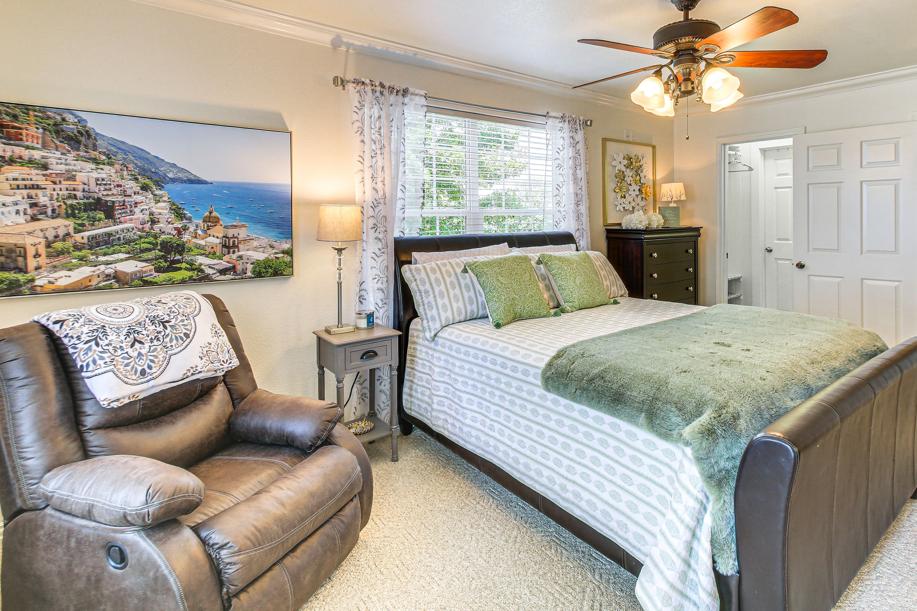 Bedroom 2 | Queen Bed | Upper Deck Access | 2nd Floor