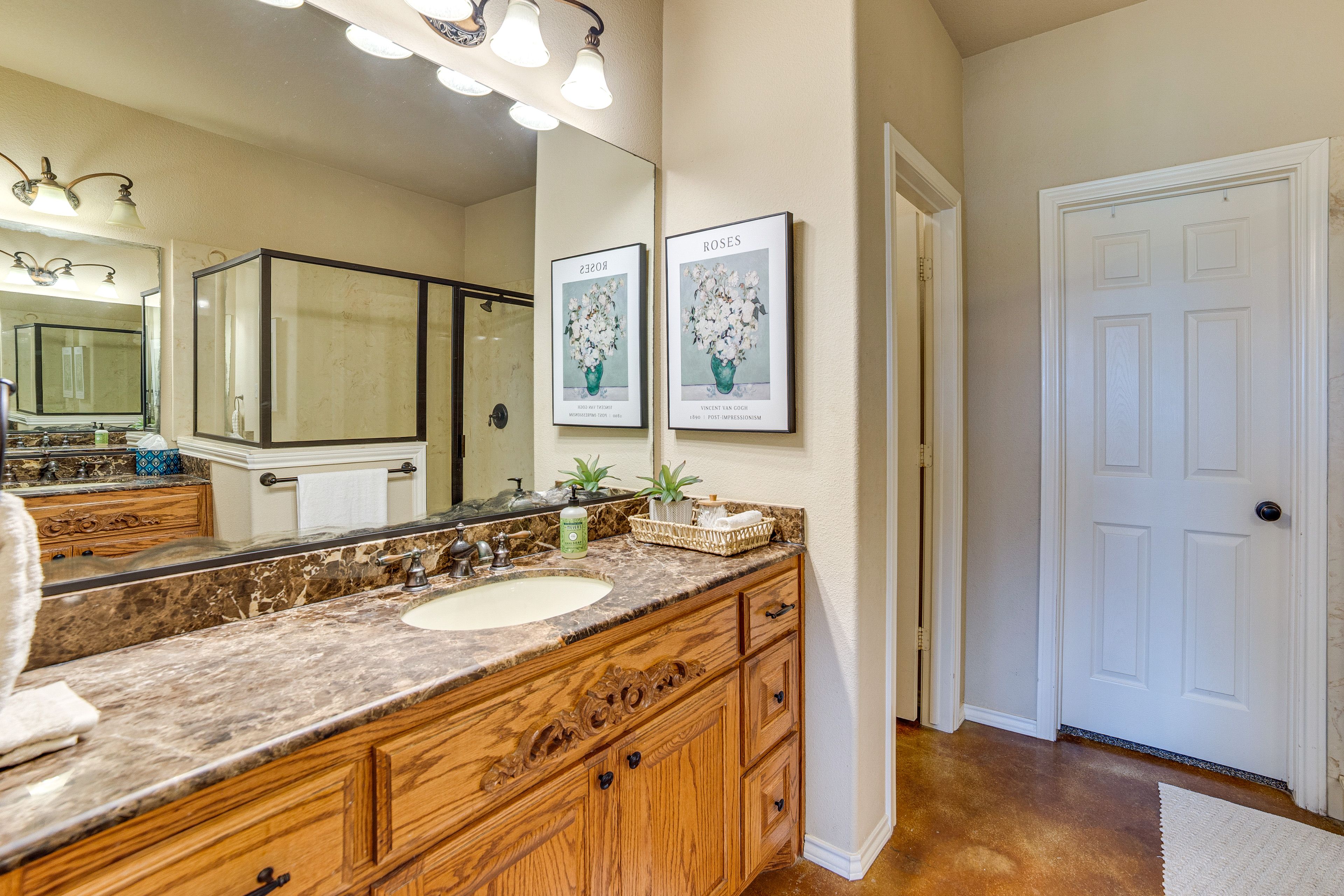 Full Bath | Towels | Hair Dryer