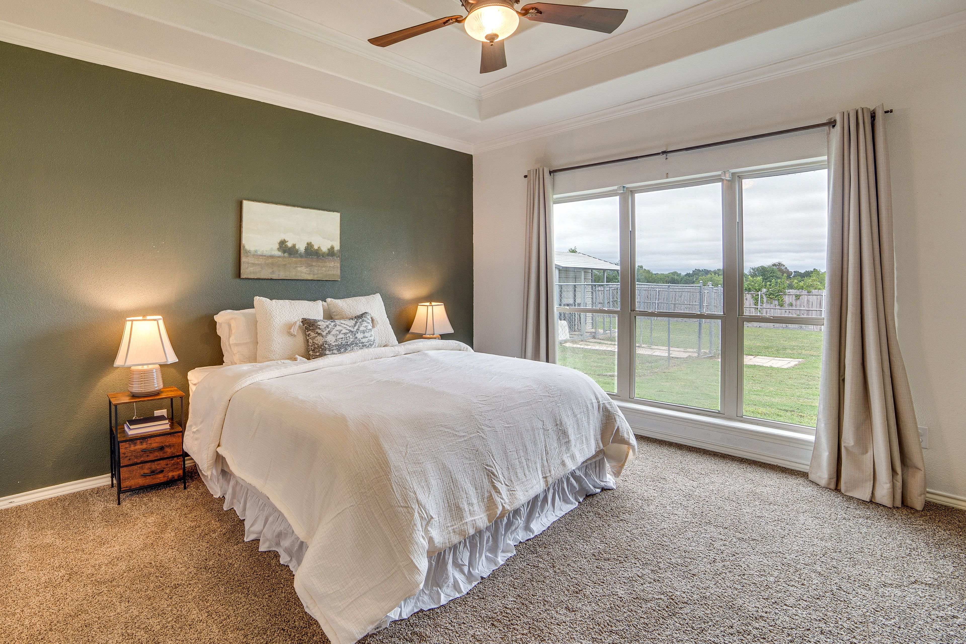 Bedroom 1 | Queen Bed | Linens