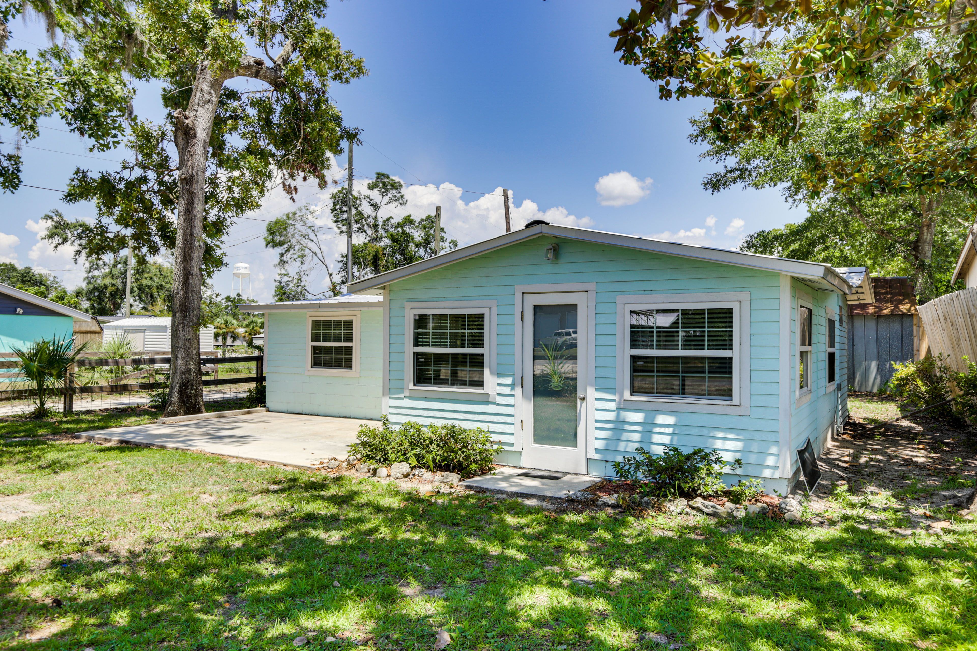 Property Exterior | Single-Story Cottage