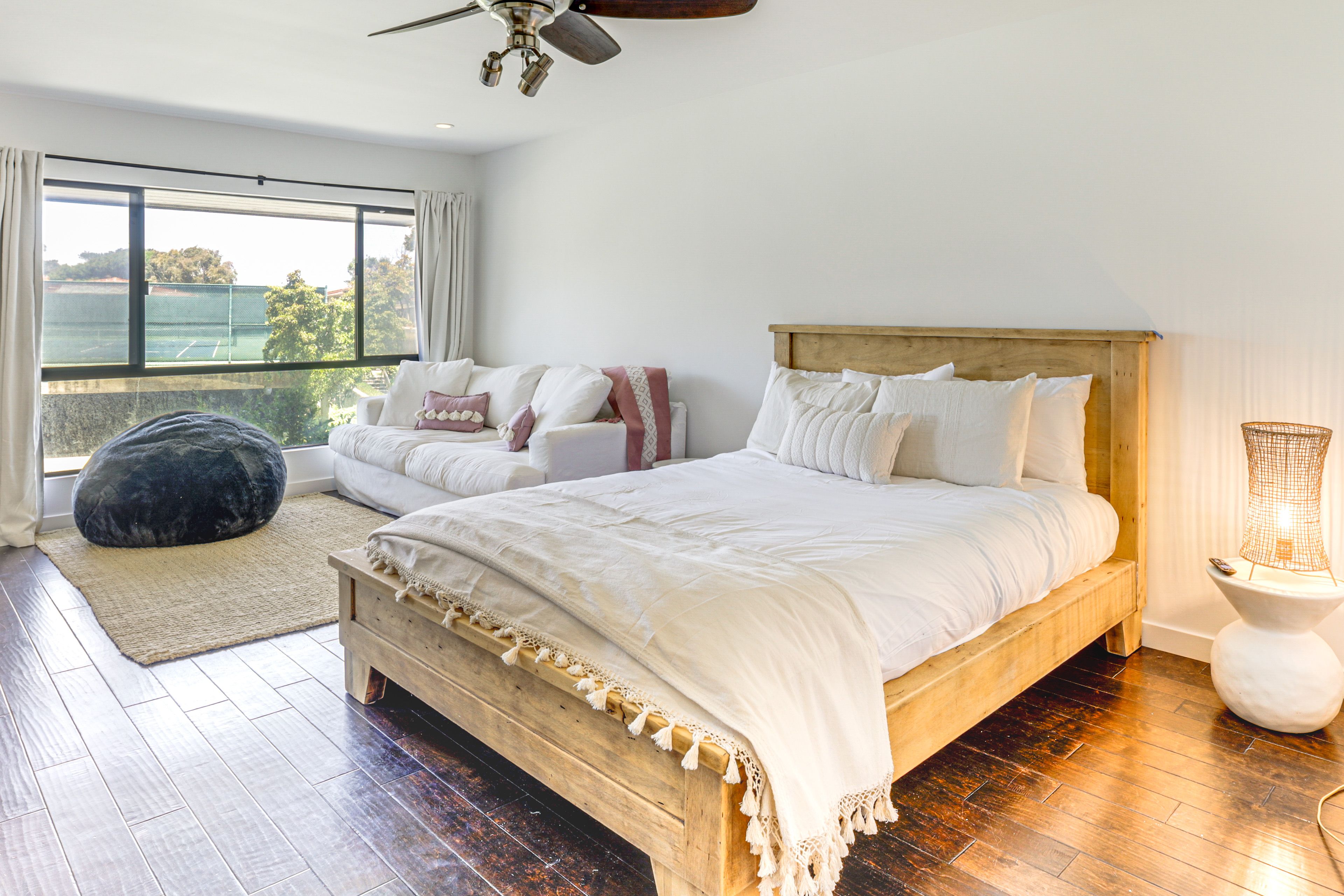 Bedroom 1 | 1st Floor | Queen Bed | Smart TV