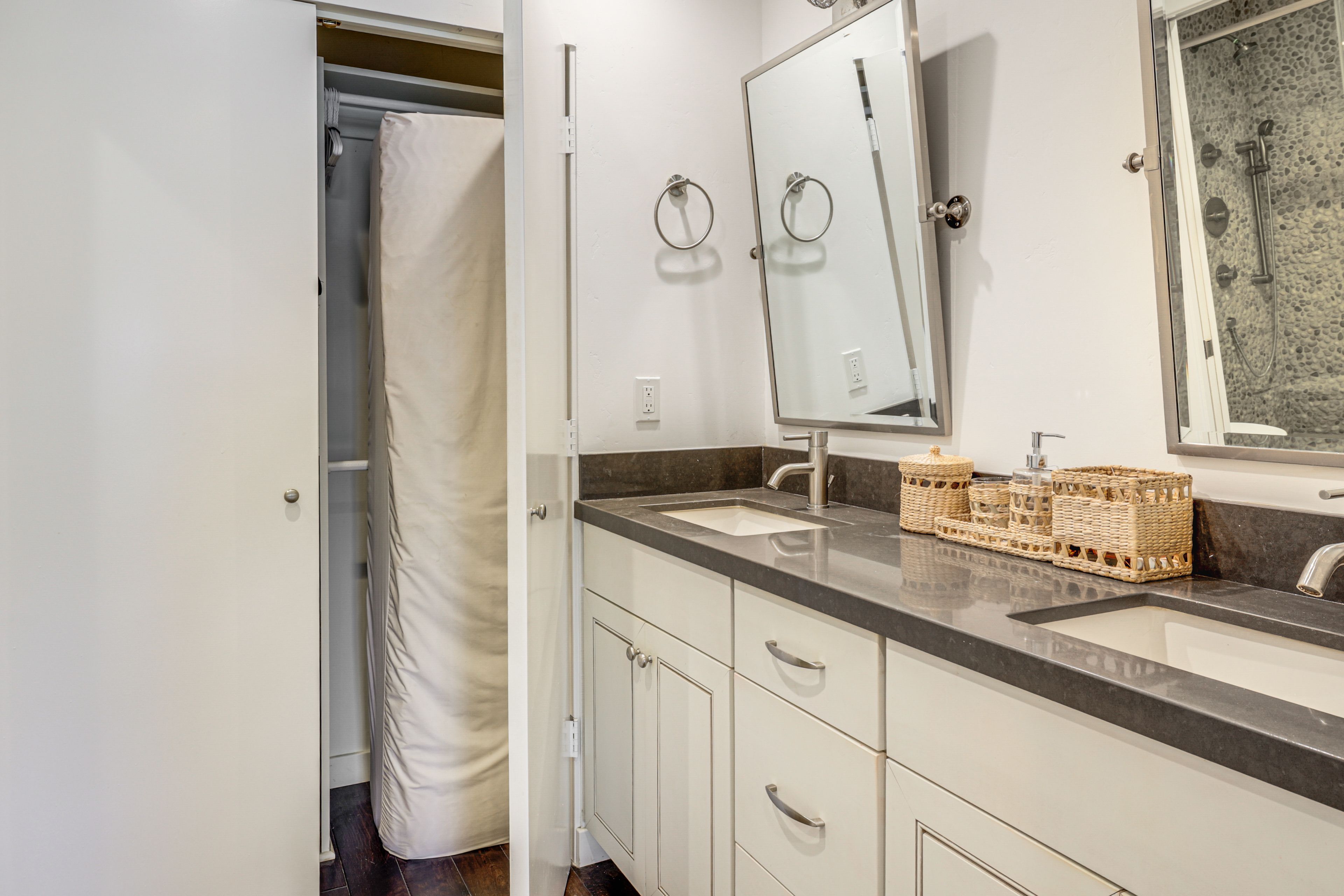 En-Suite Bathroom | 1st Floor | Towels Provided