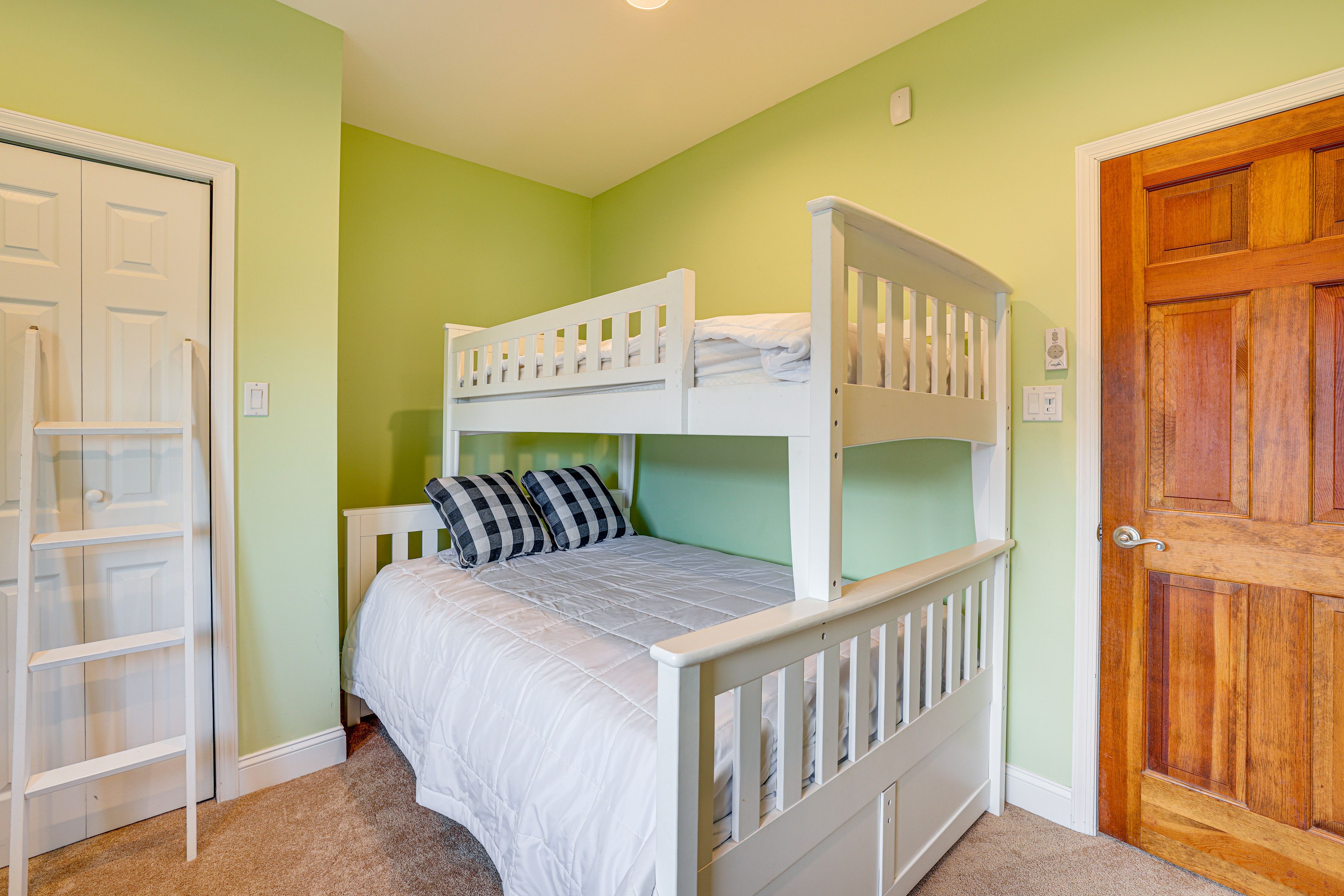 Bedroom 2 | 1st Floor | Twin/Full Bunk Bed