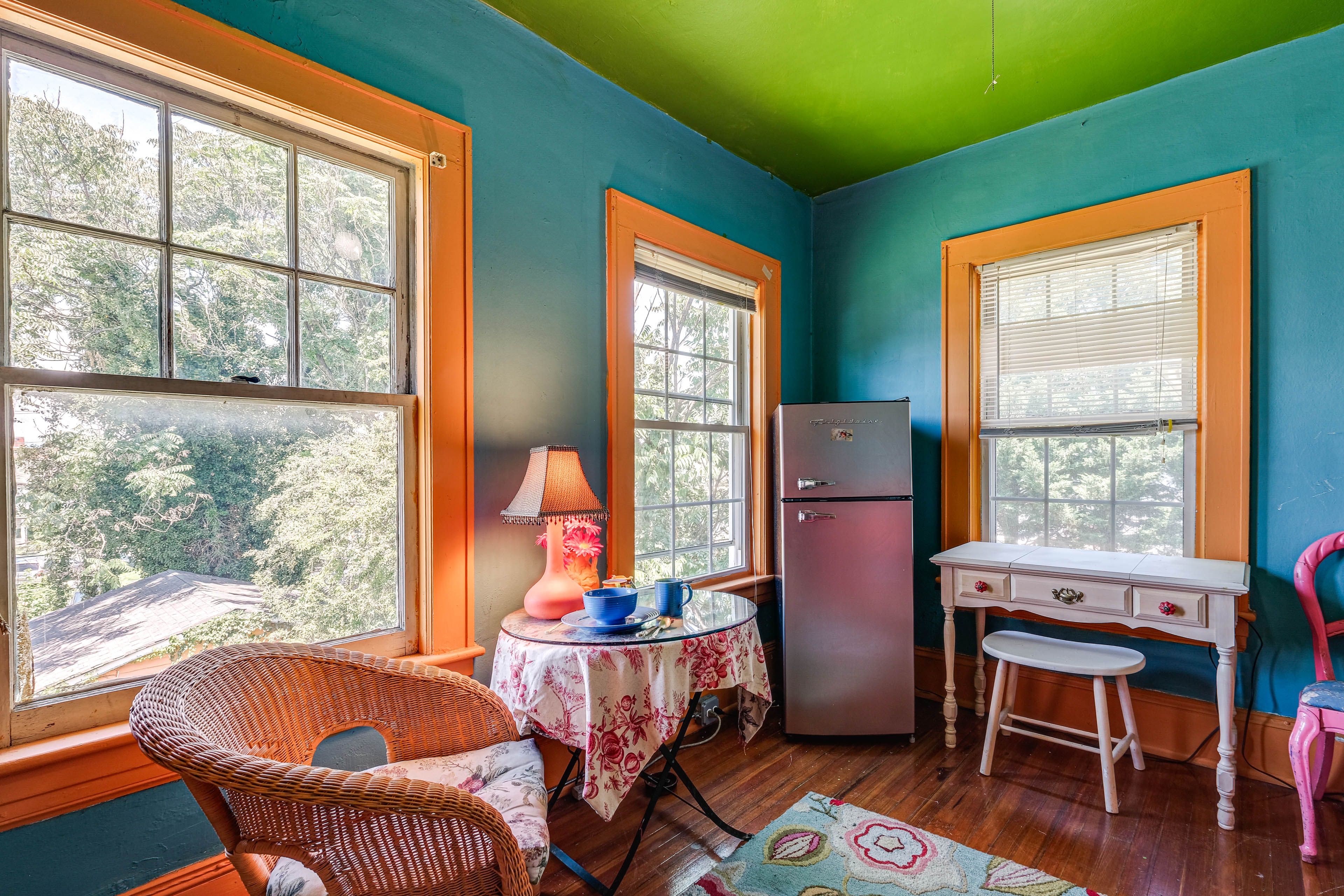 Roanoke Vacation Rental | 1BR | 1BA | 300 Sq Ft | Stairs Required