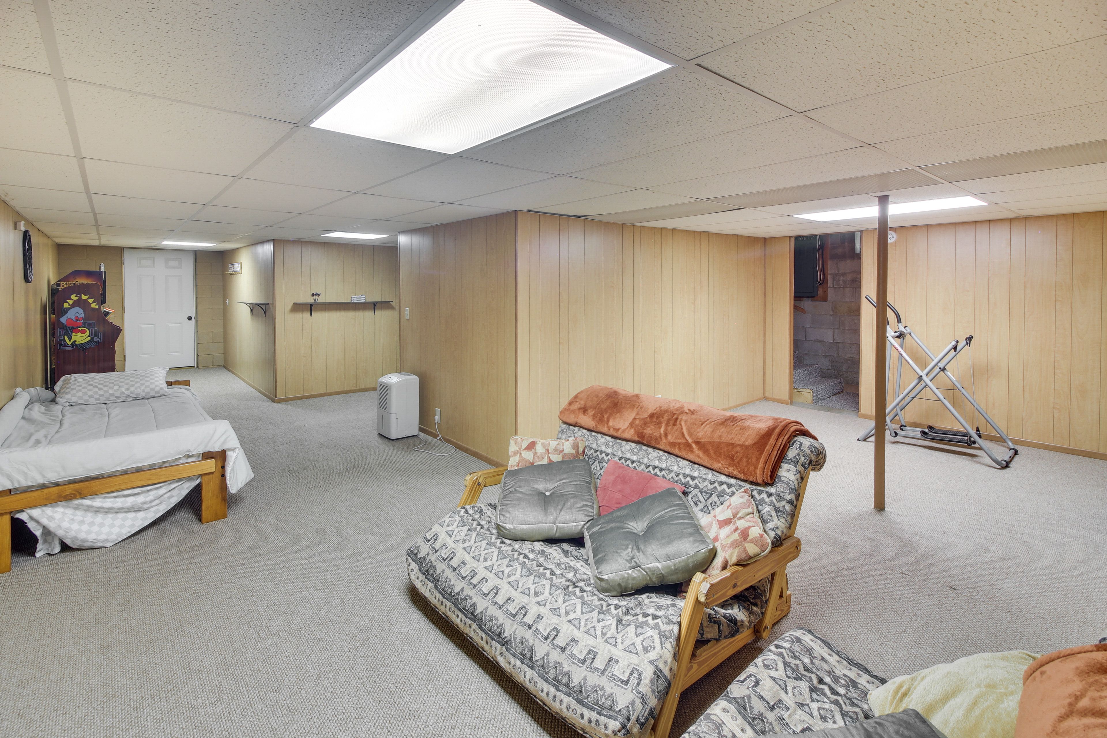 Game Room | Lower Level | Twin Bed | 2 Full Futons | Smart TV | Arcade Consoles