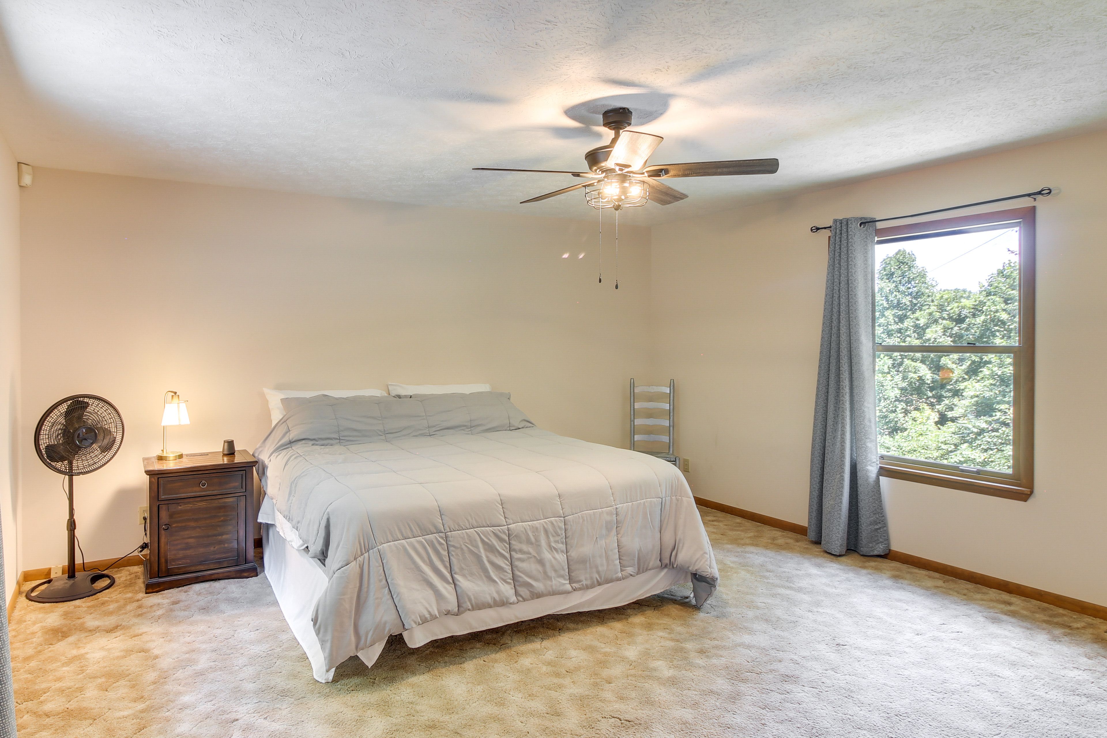 Bedroom 1 | Main Level | King Bed | Linens Provided
