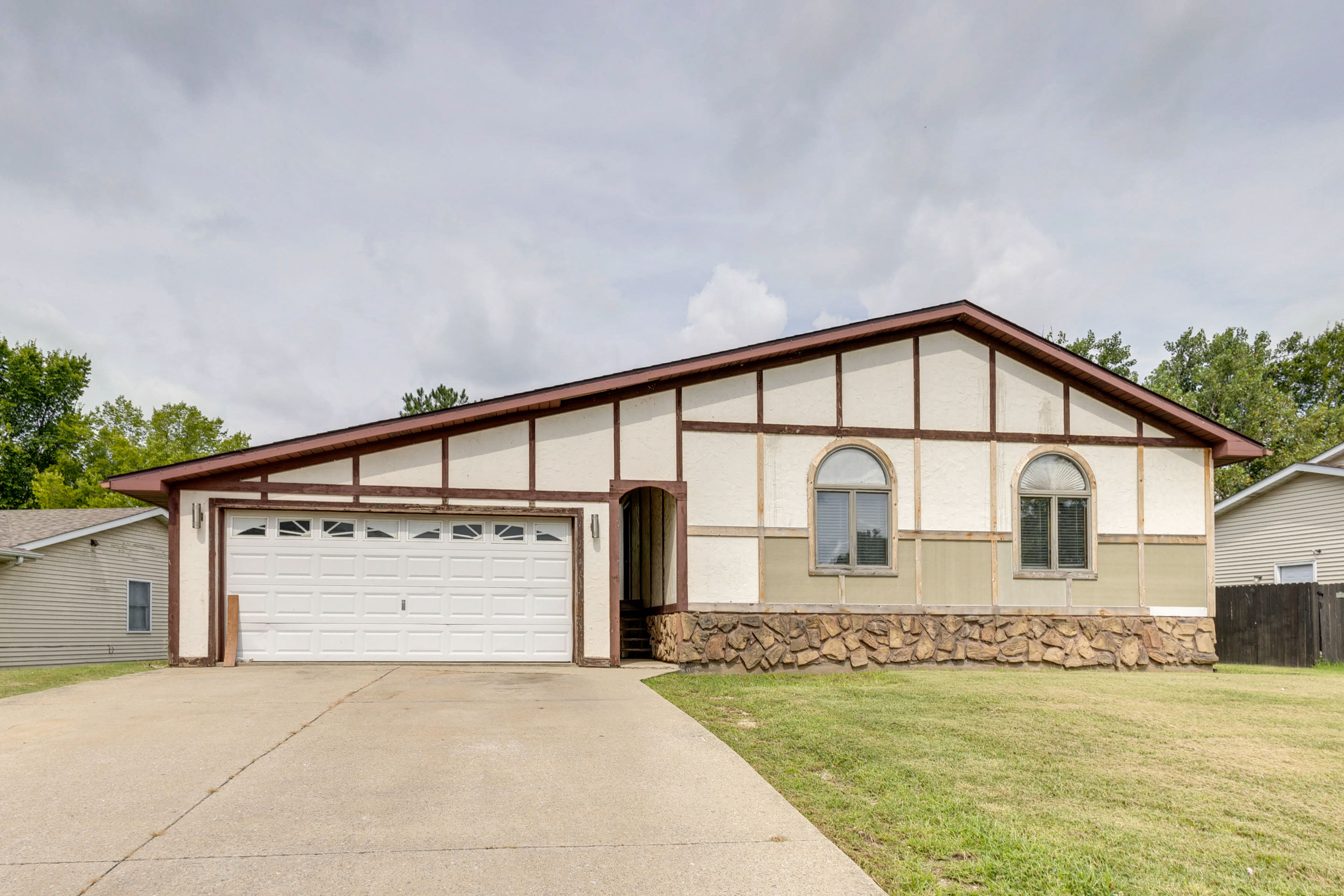 Property Exterior | Driveway (4 Vehicles) | No Garage Access