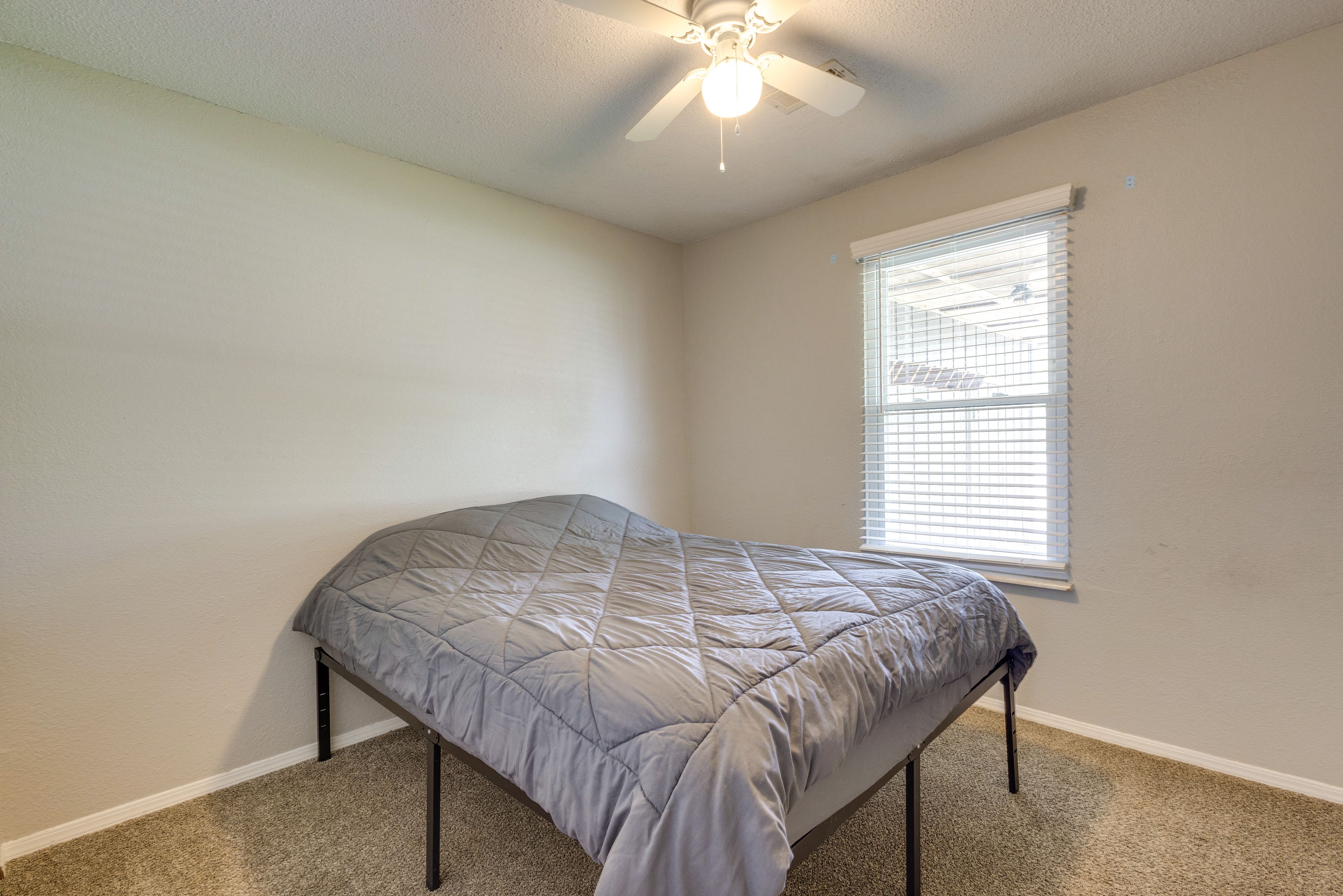 Bedroom 2 | Queen Bed