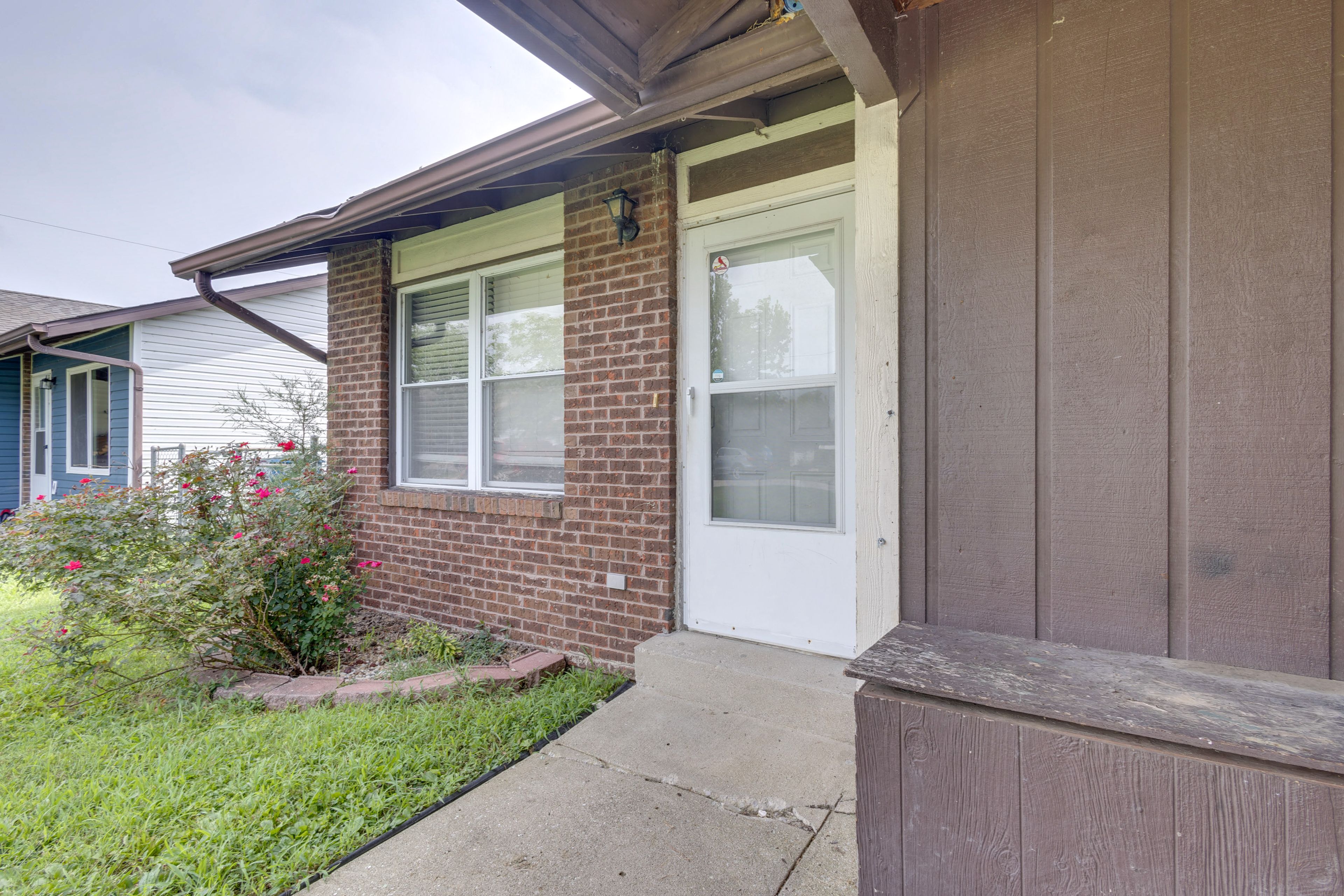 Property Exterior | Carport (1 Vehicle) | Driveway (1 Vehicle)