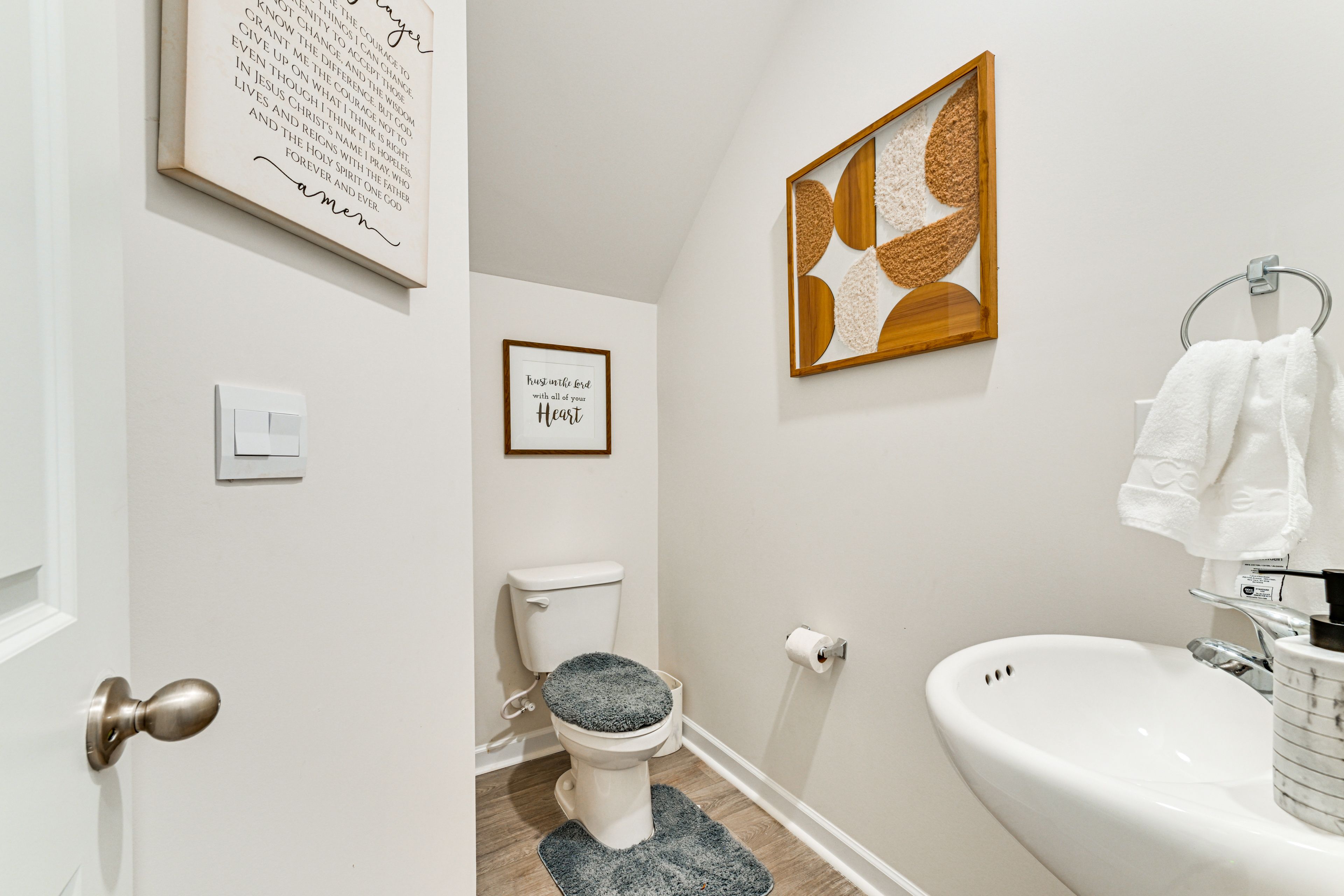 Half Bathroom | 1st Floor