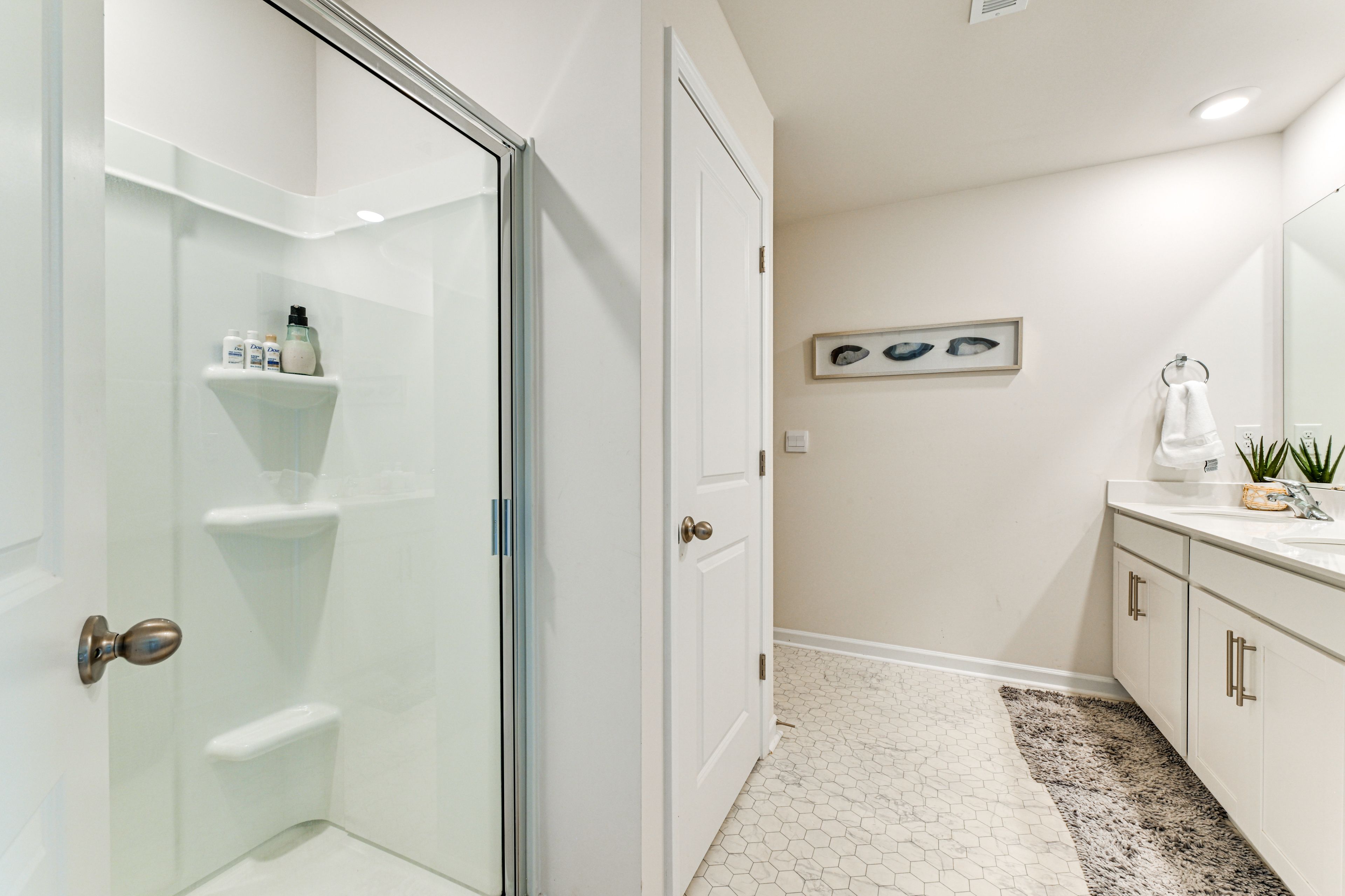 En-Suite Bathroom | 2nd Floor | Towels Provided