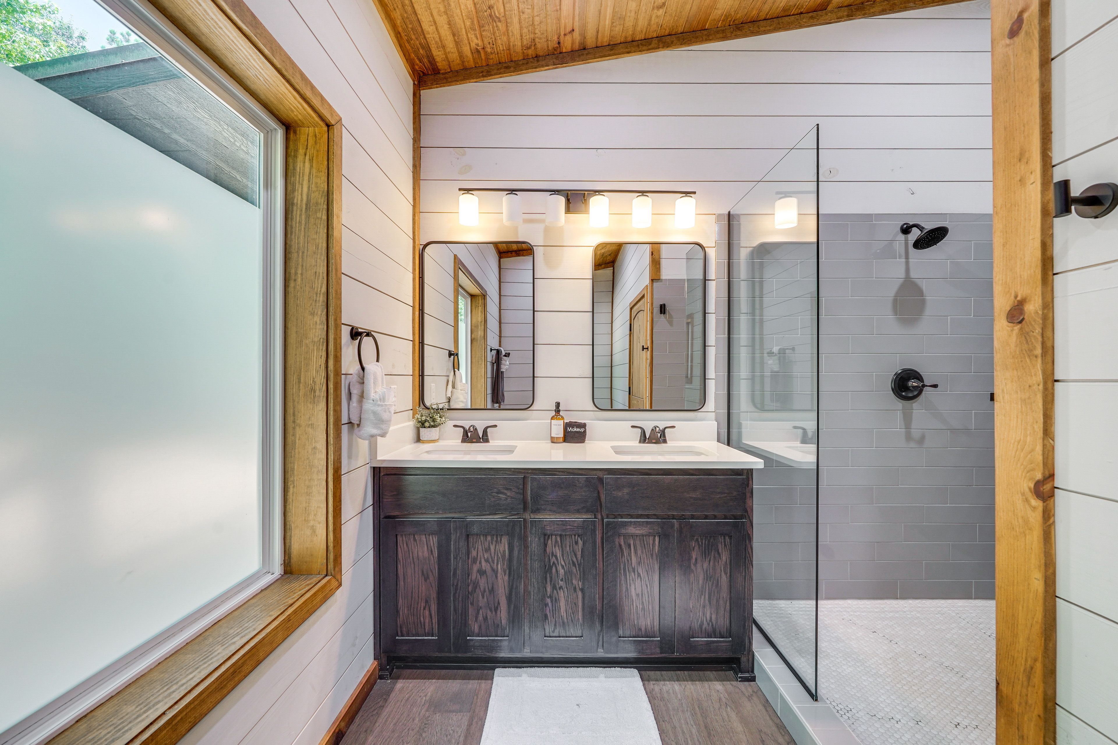 En-Suite Bathroom | Complimentary Toiletries