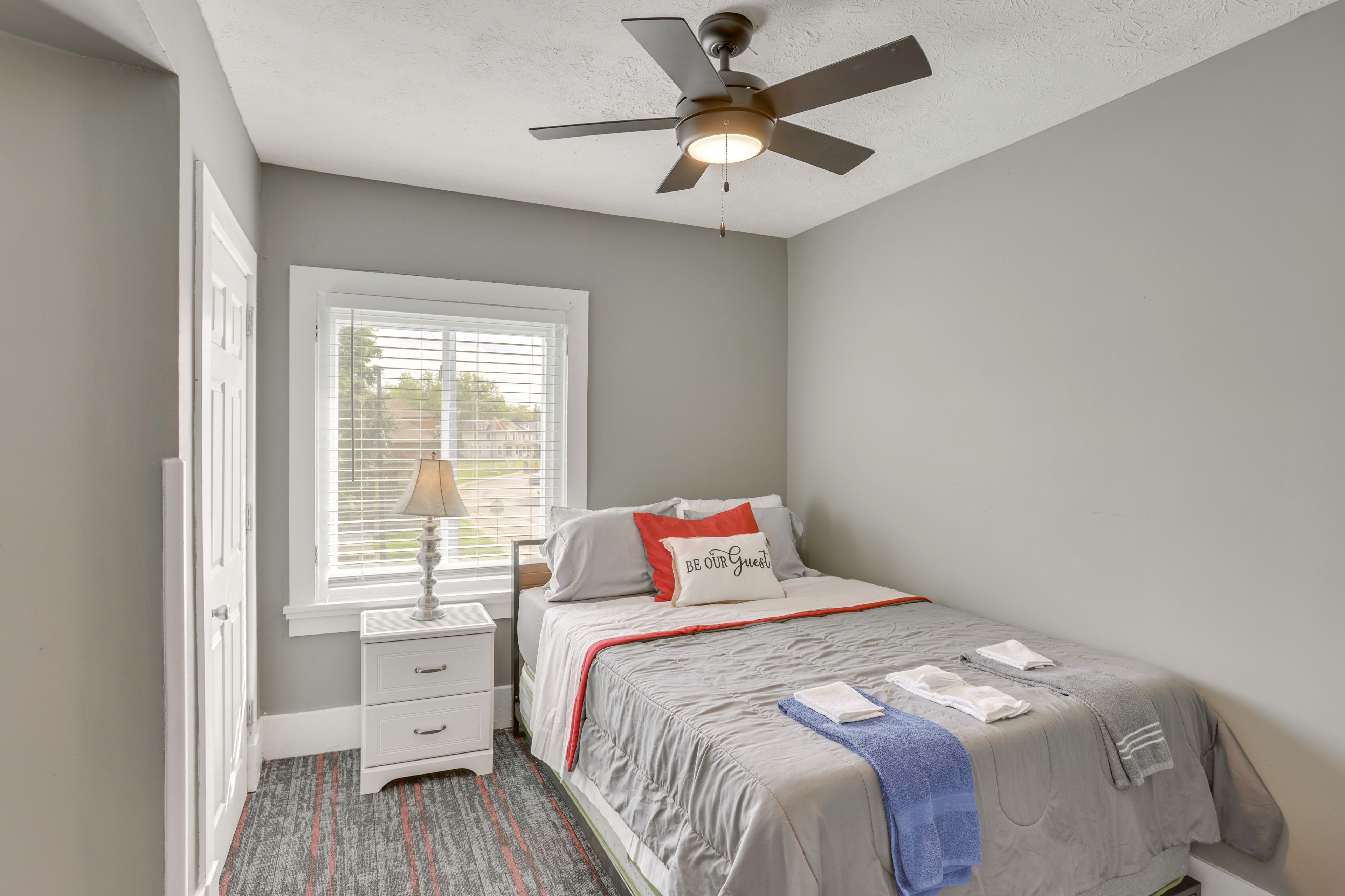 Bedroom 2 | Queen Bed