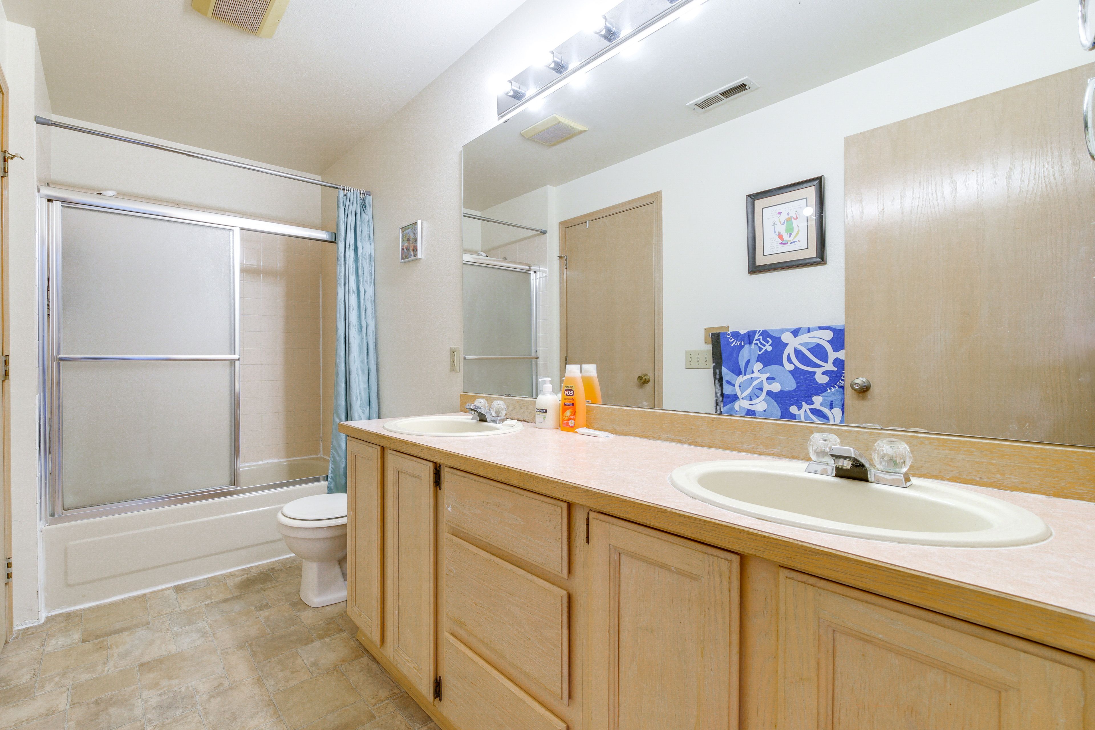 Bathroom | 2nd Floor