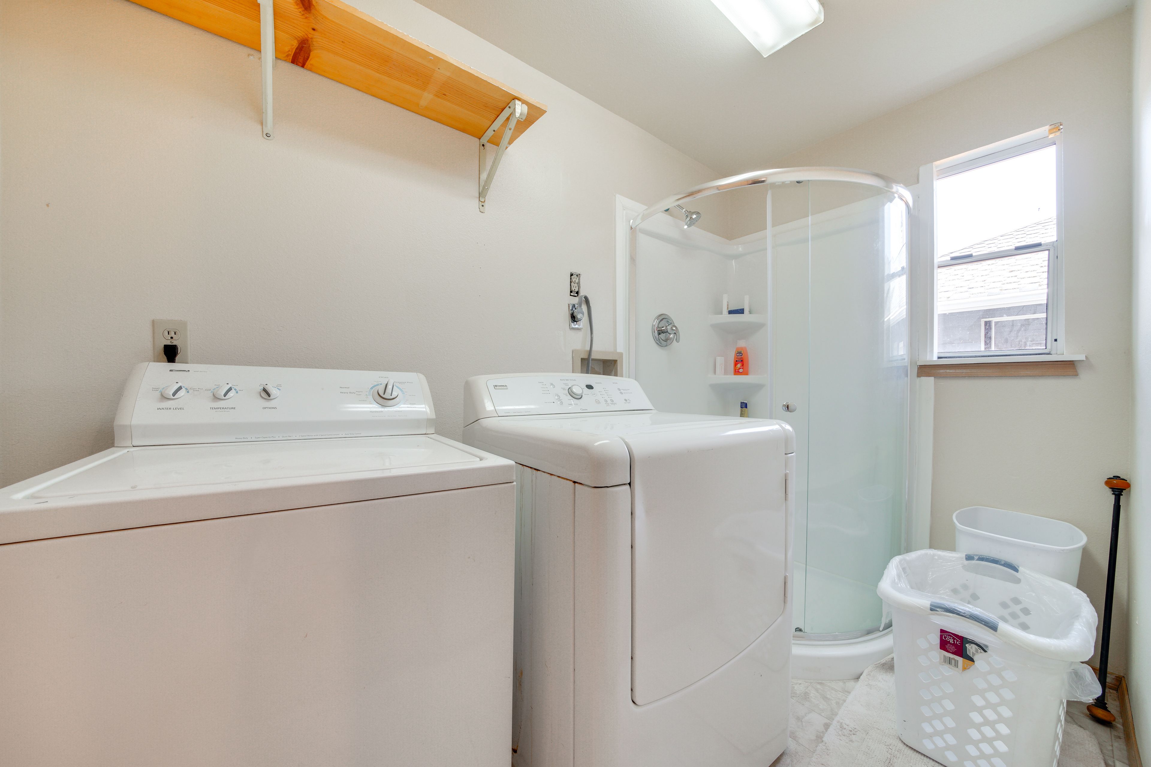 Laundry Room | Shower | 1st Floor