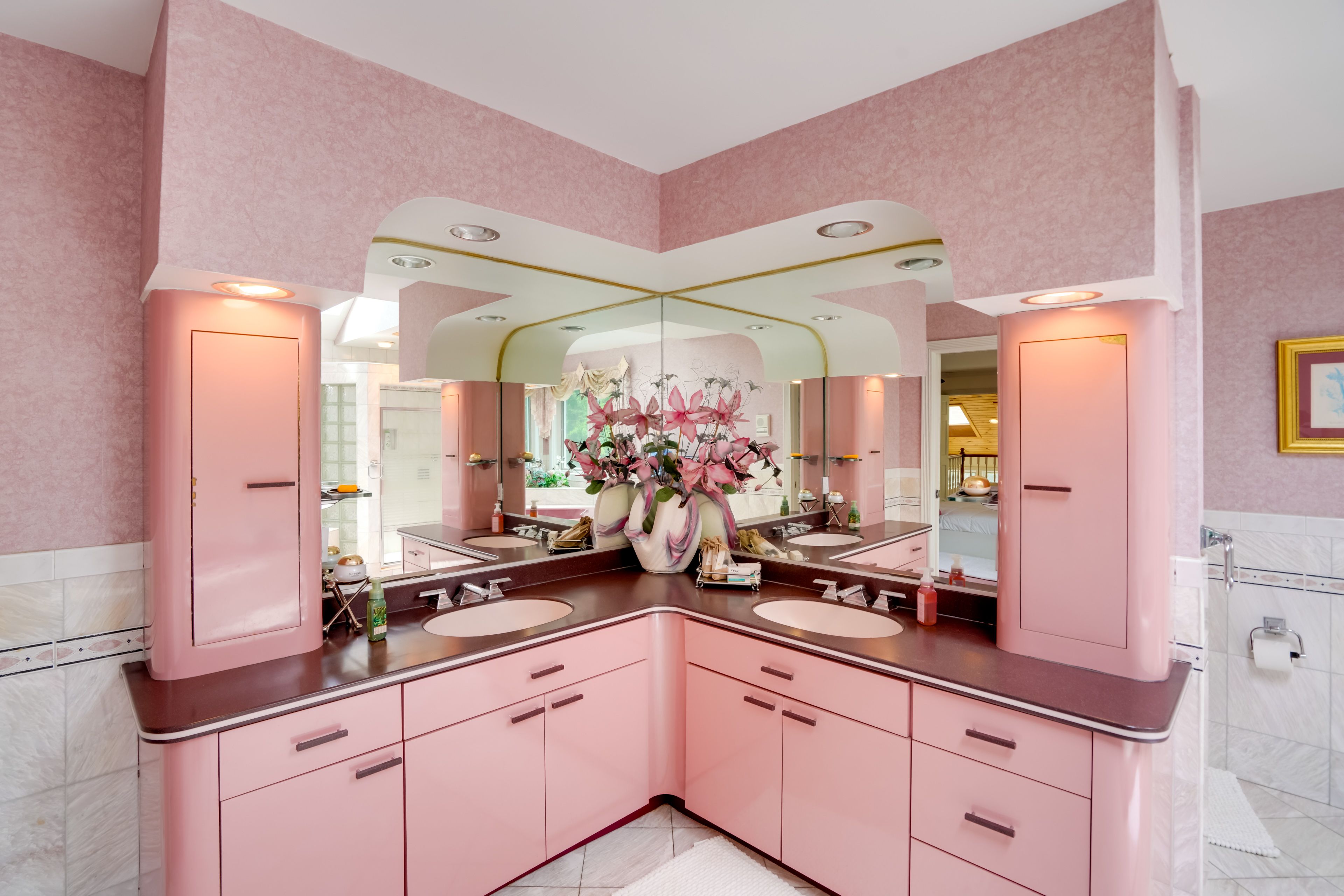 Bathroom | Jetted Tub | Dual Shower | 4th Floor