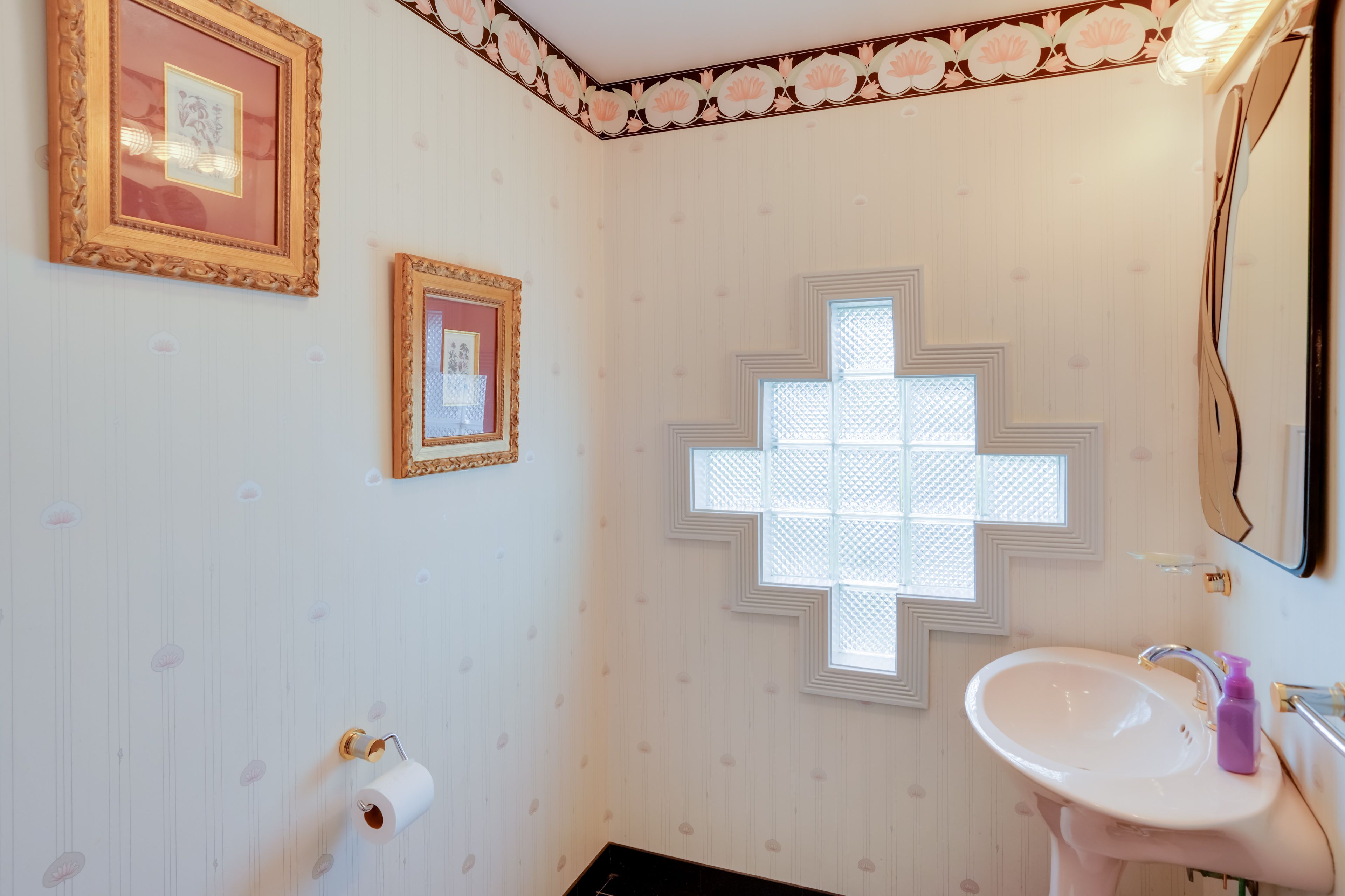 Half Bathroom | 2nd Floor