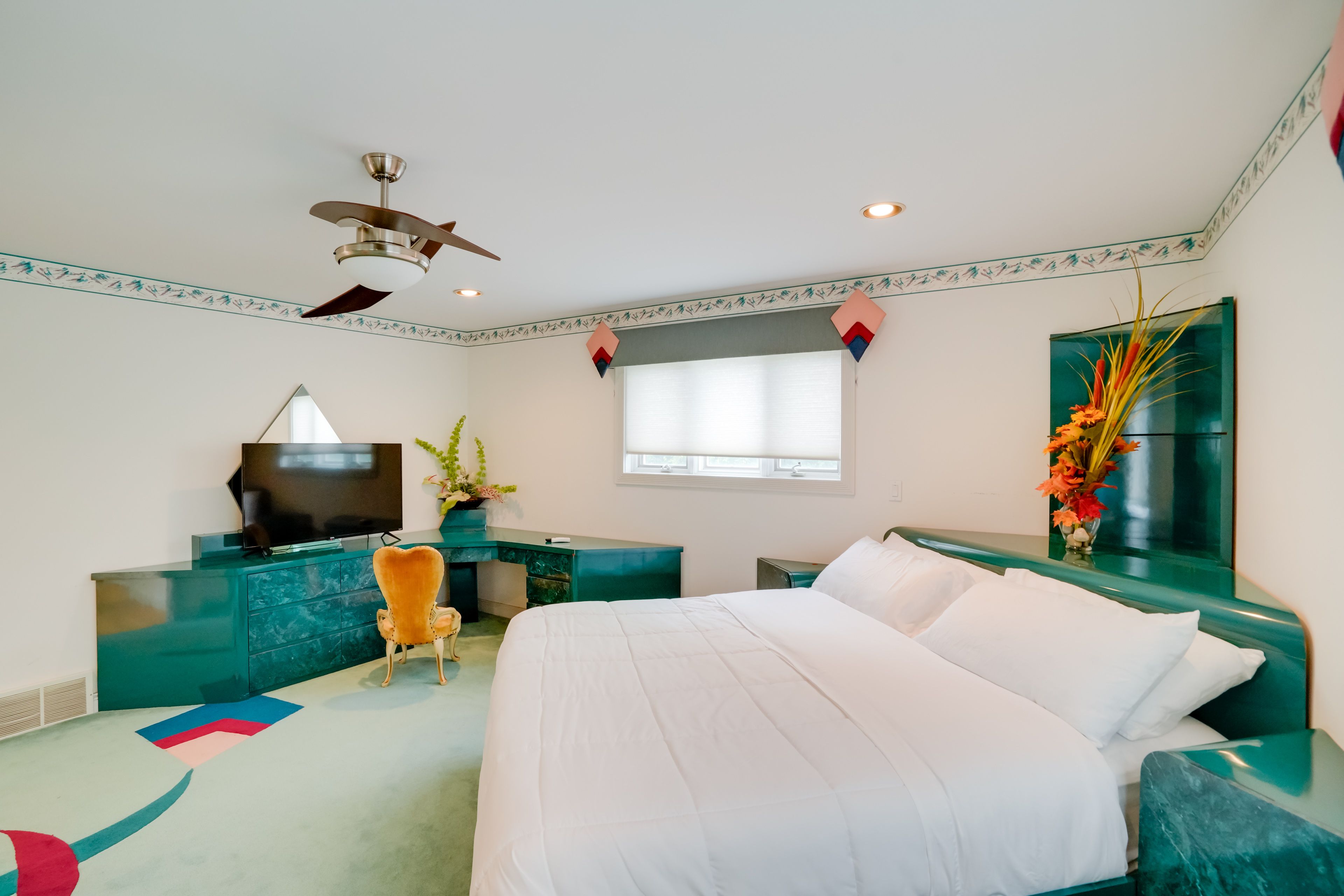 Bedroom 2 | King Bed | 3rd Floor