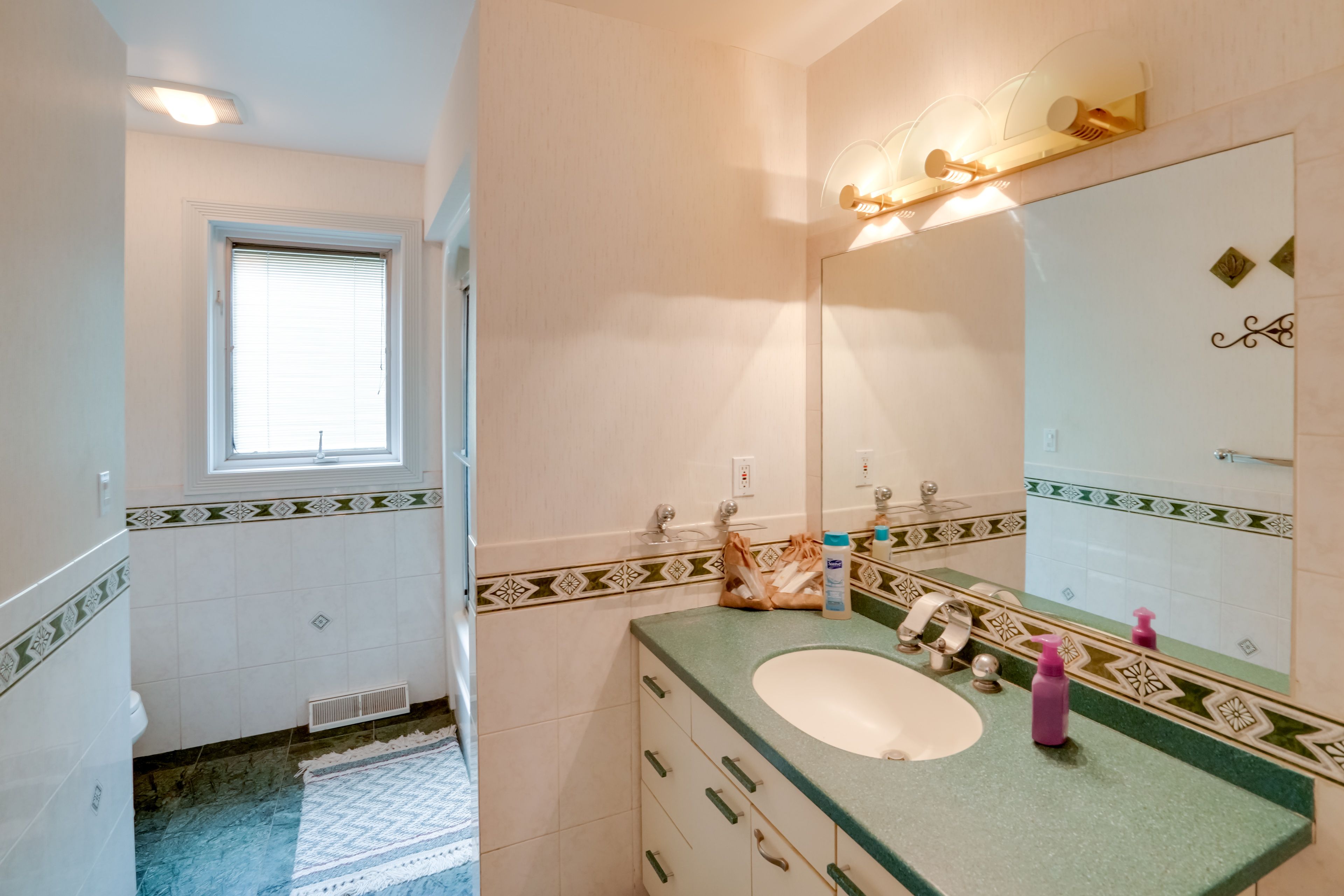 Bathroom | Shower | 3rd Floor