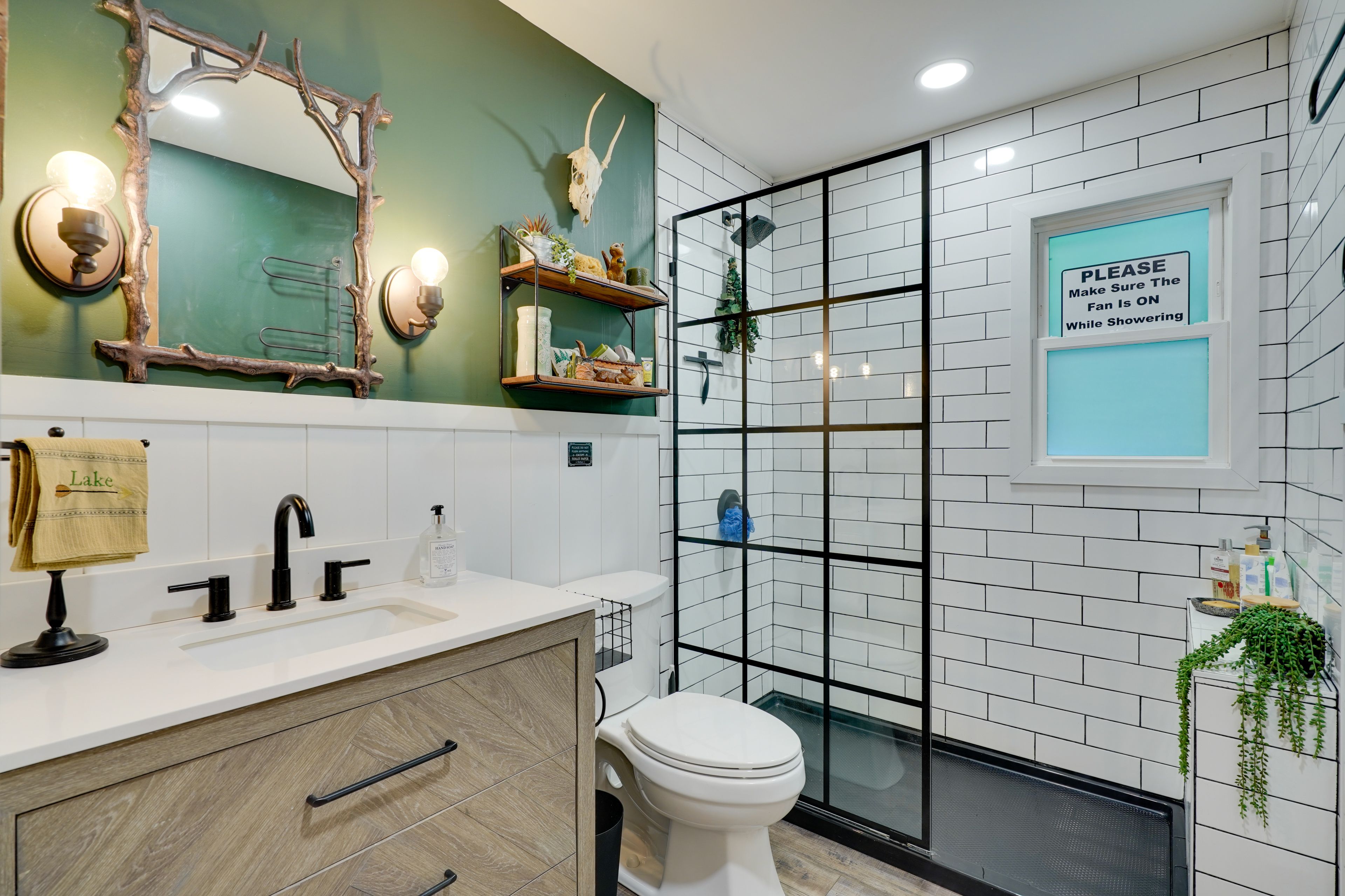 Full Bathroom | Main Floor