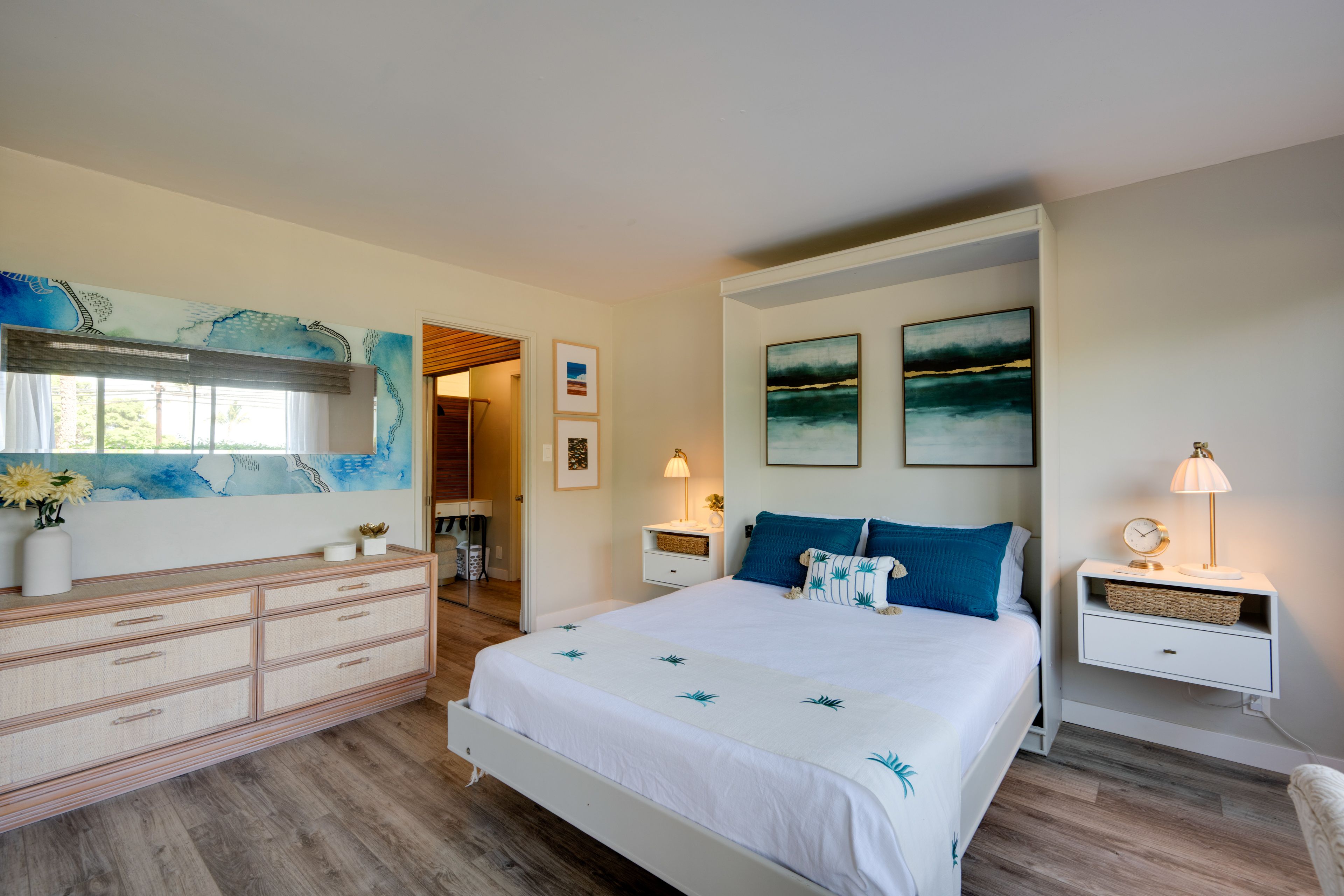 Bedroom 2 | Queen Murphy Bed | Workspace