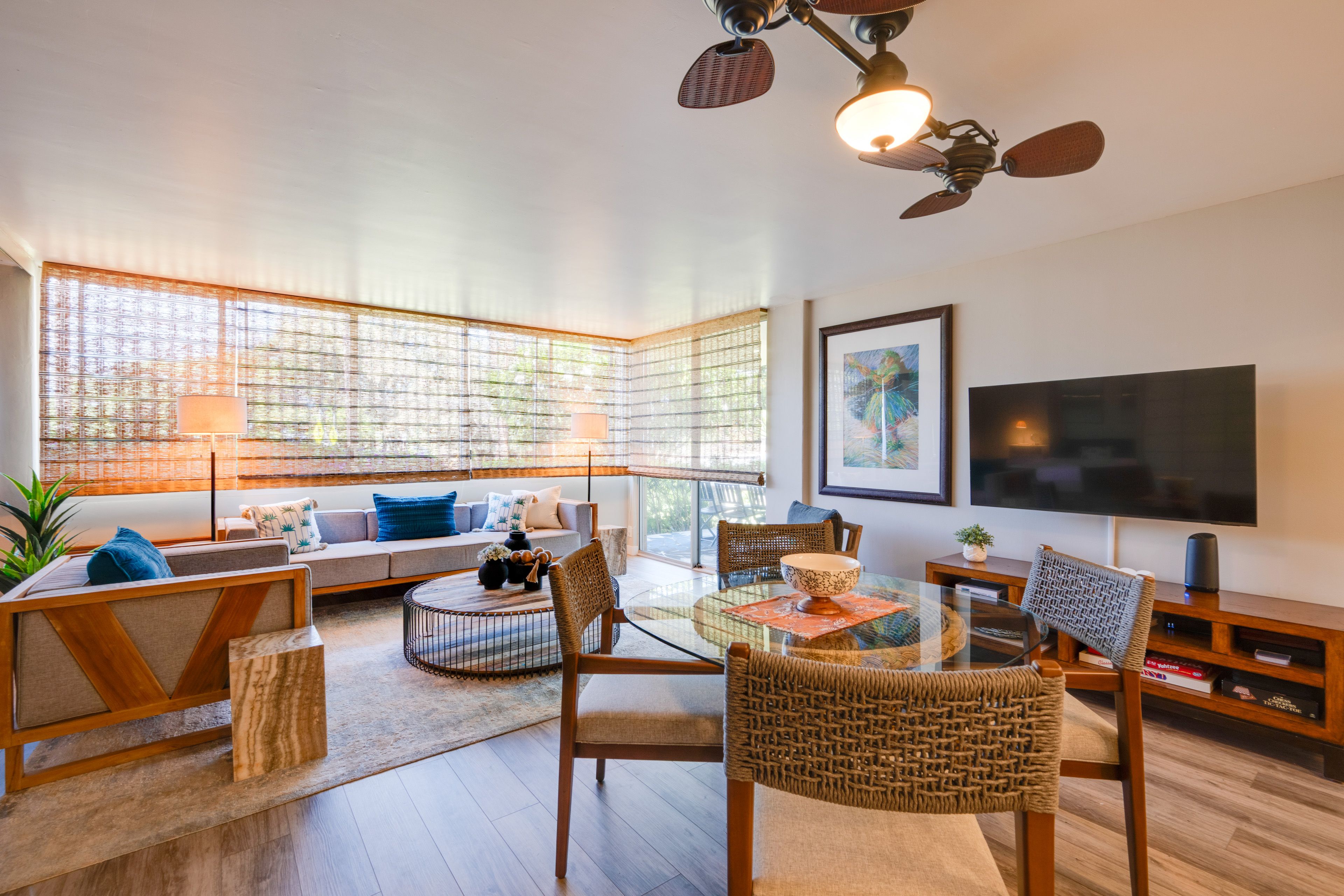 Dining Area | Dishware & Flatware Provided