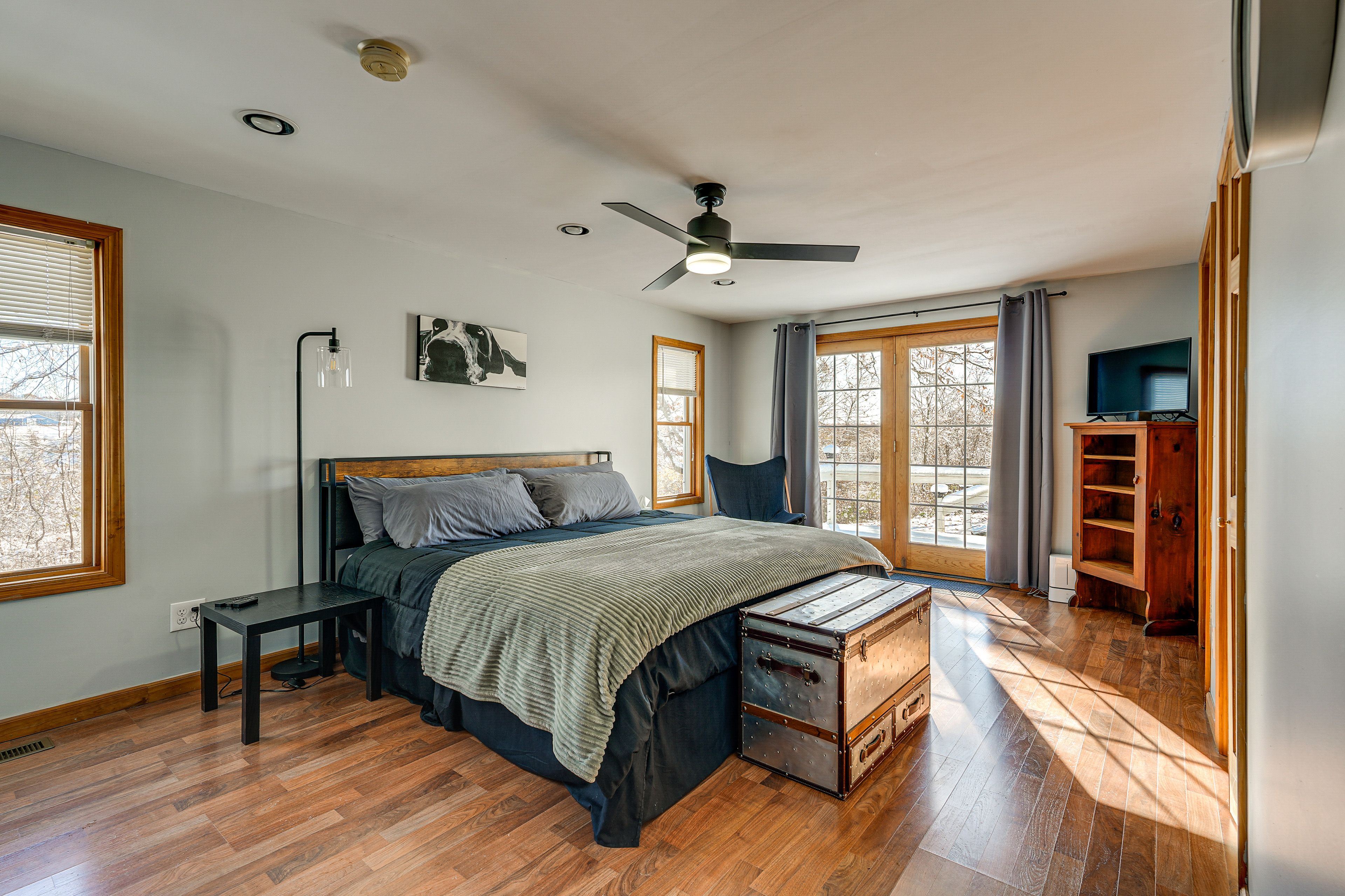 Bedroom 1 | King Bed | Smart TV