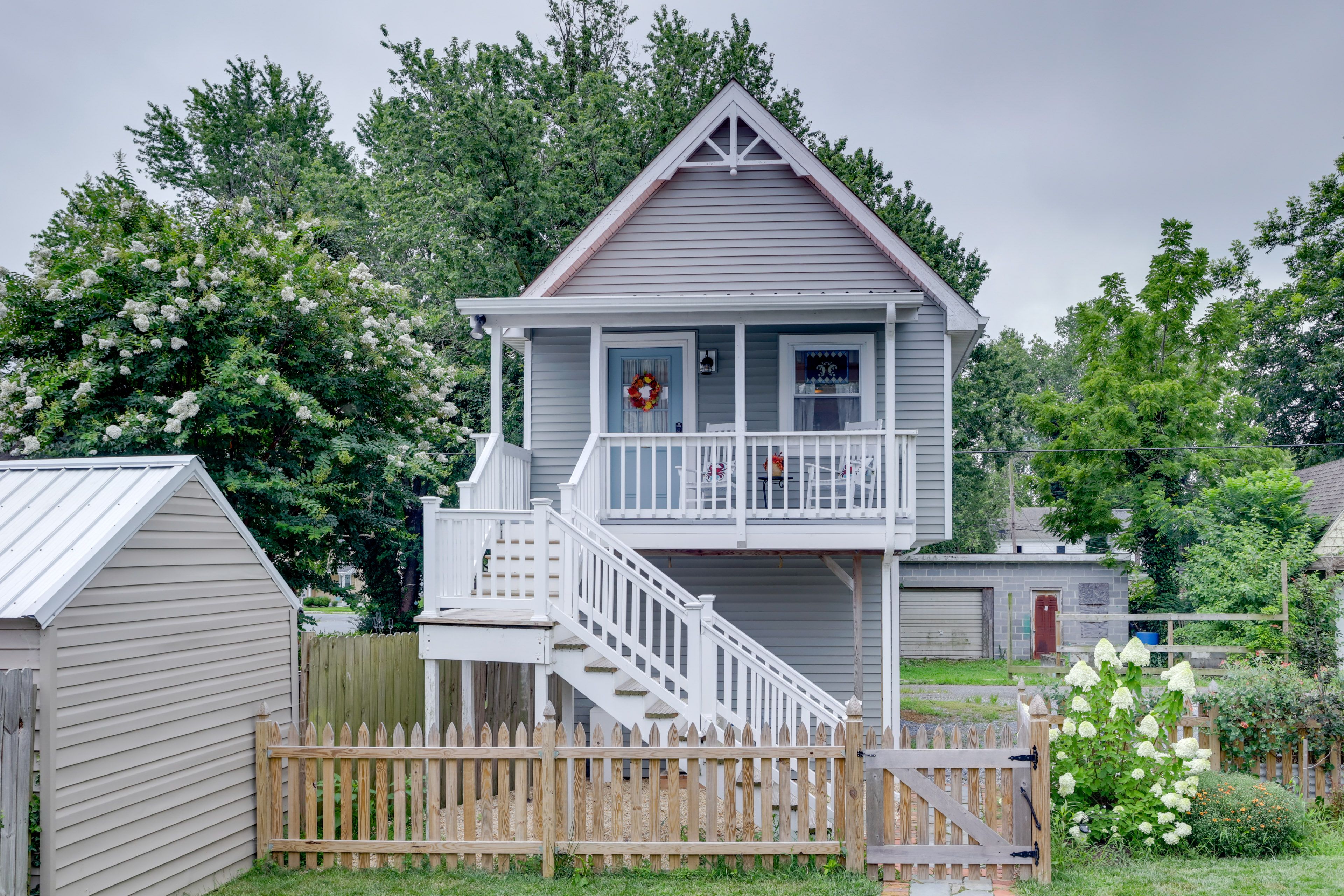 Cambridge Vacation Rental | 1BA | Studio | 300 Sq Ft | Stairs Required