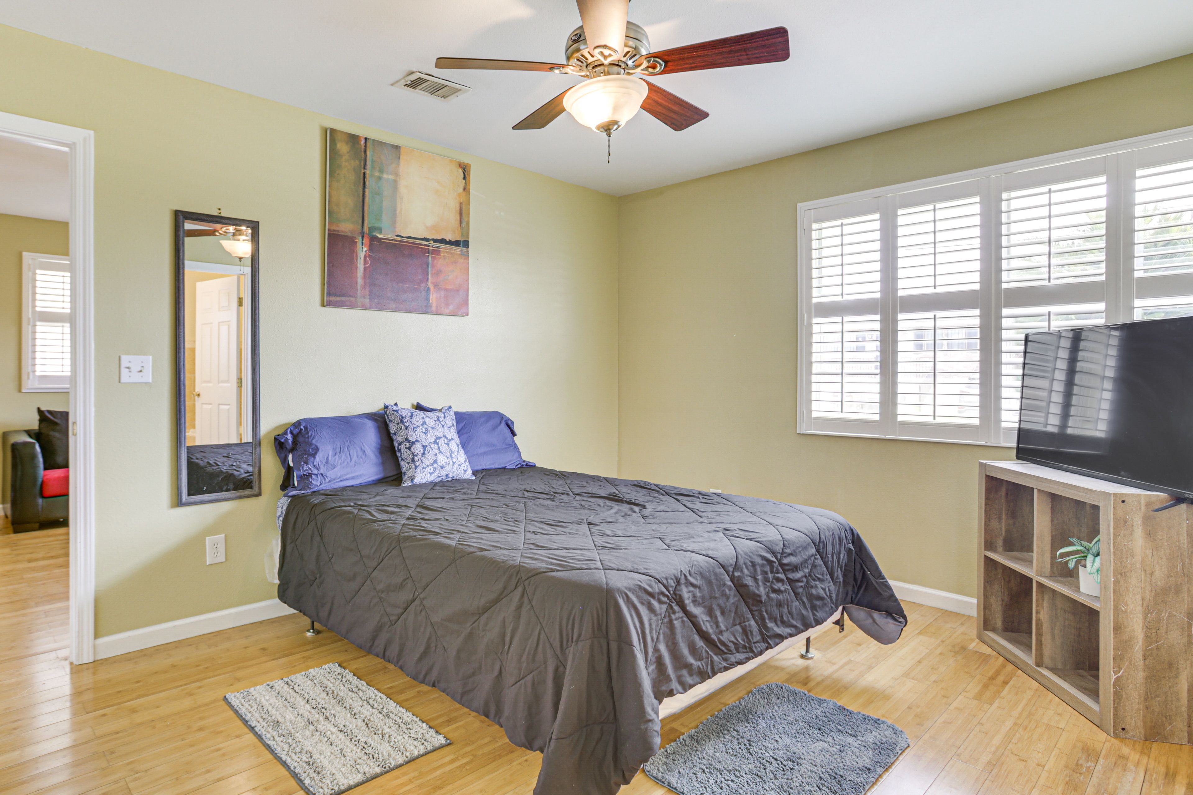 Bedroom 1 | Queen Bed | Smart TV | Linens Provided