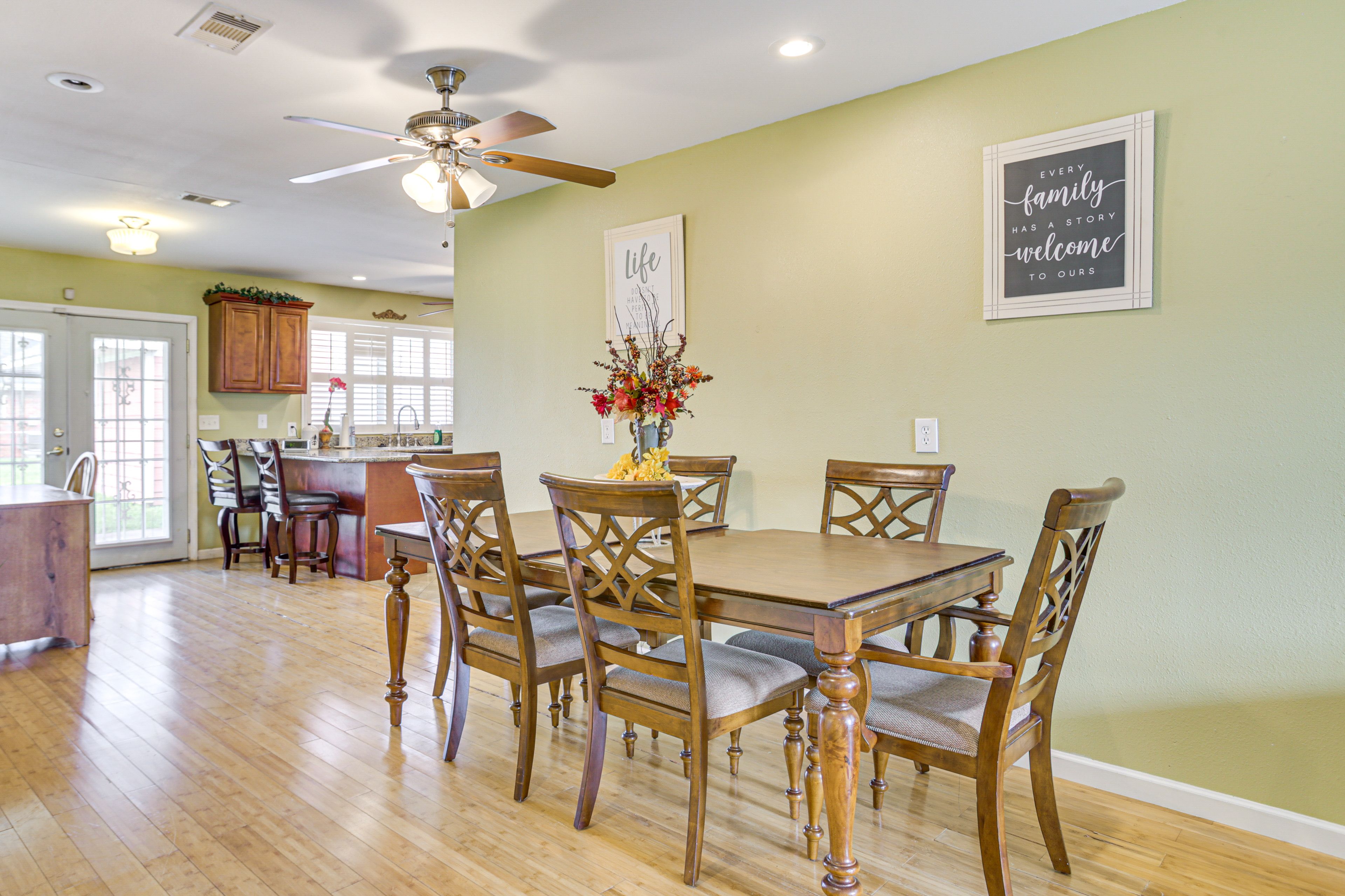 Interior | Single-Story House | In-Unit Laundry