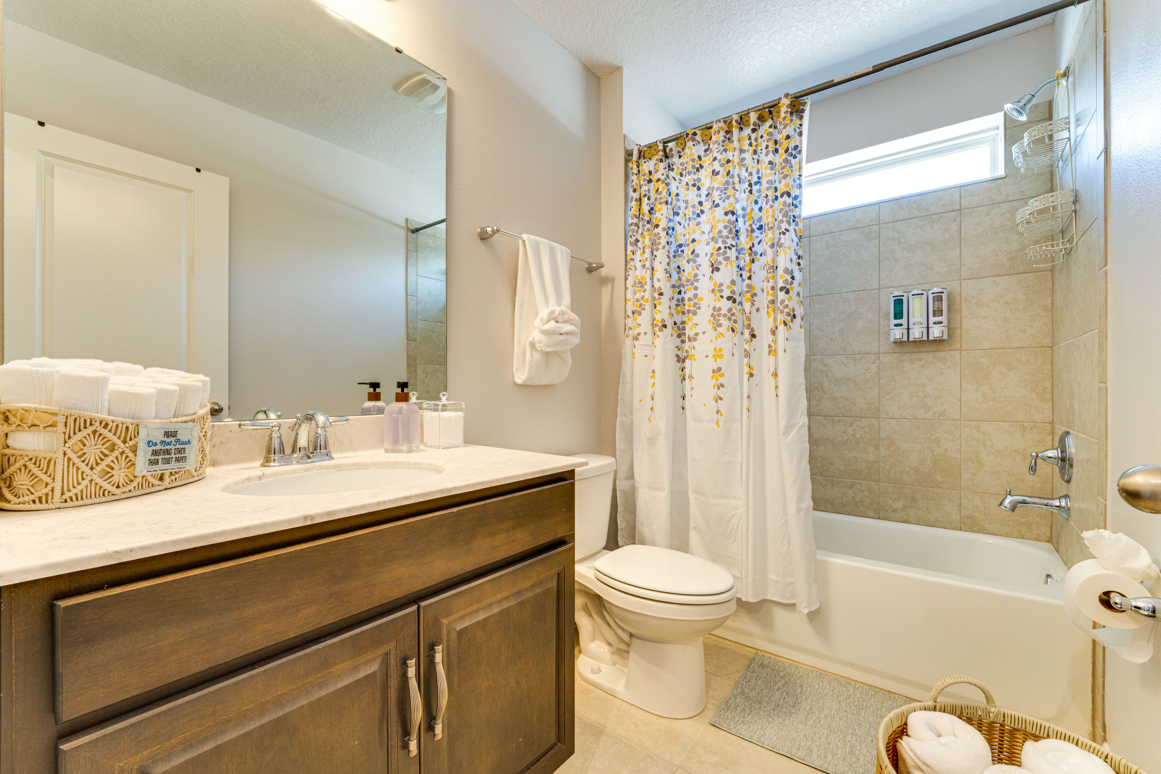 Full Bathroom | Hair Dryer | 2nd Floor