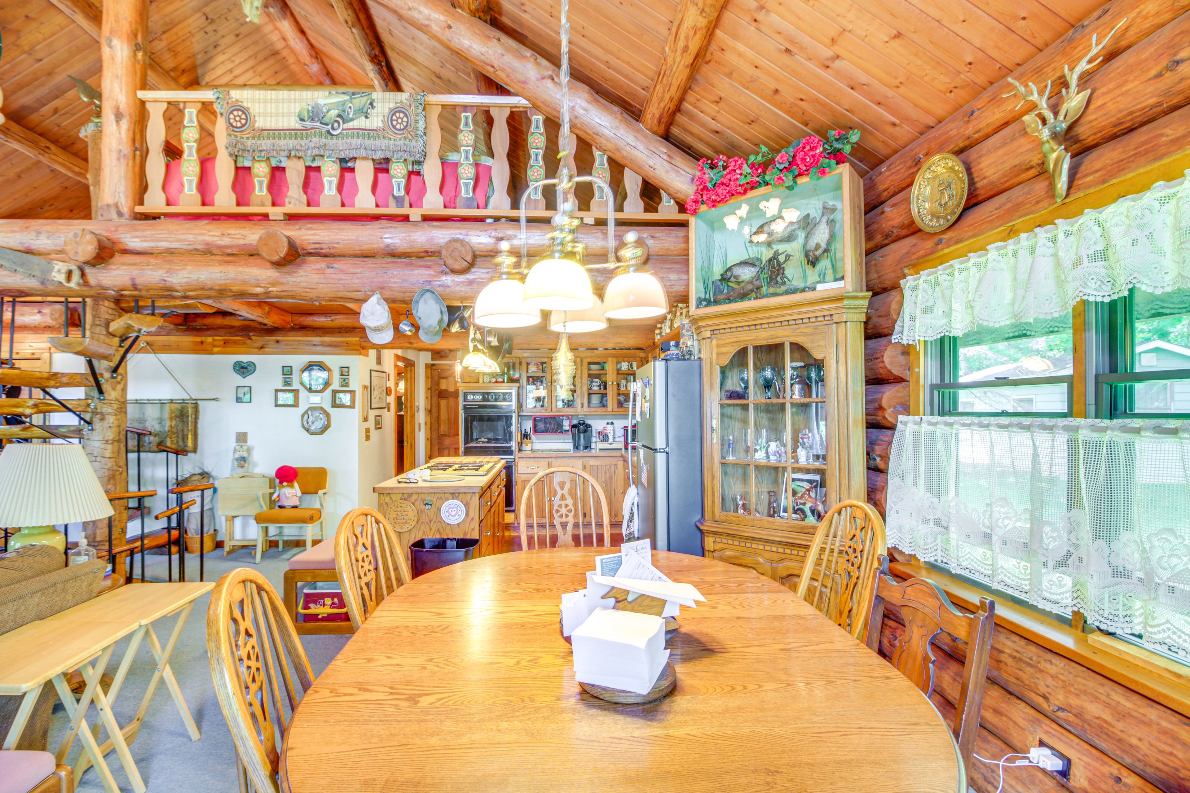 Dining Table | Dishware/Flatware | Main Floor