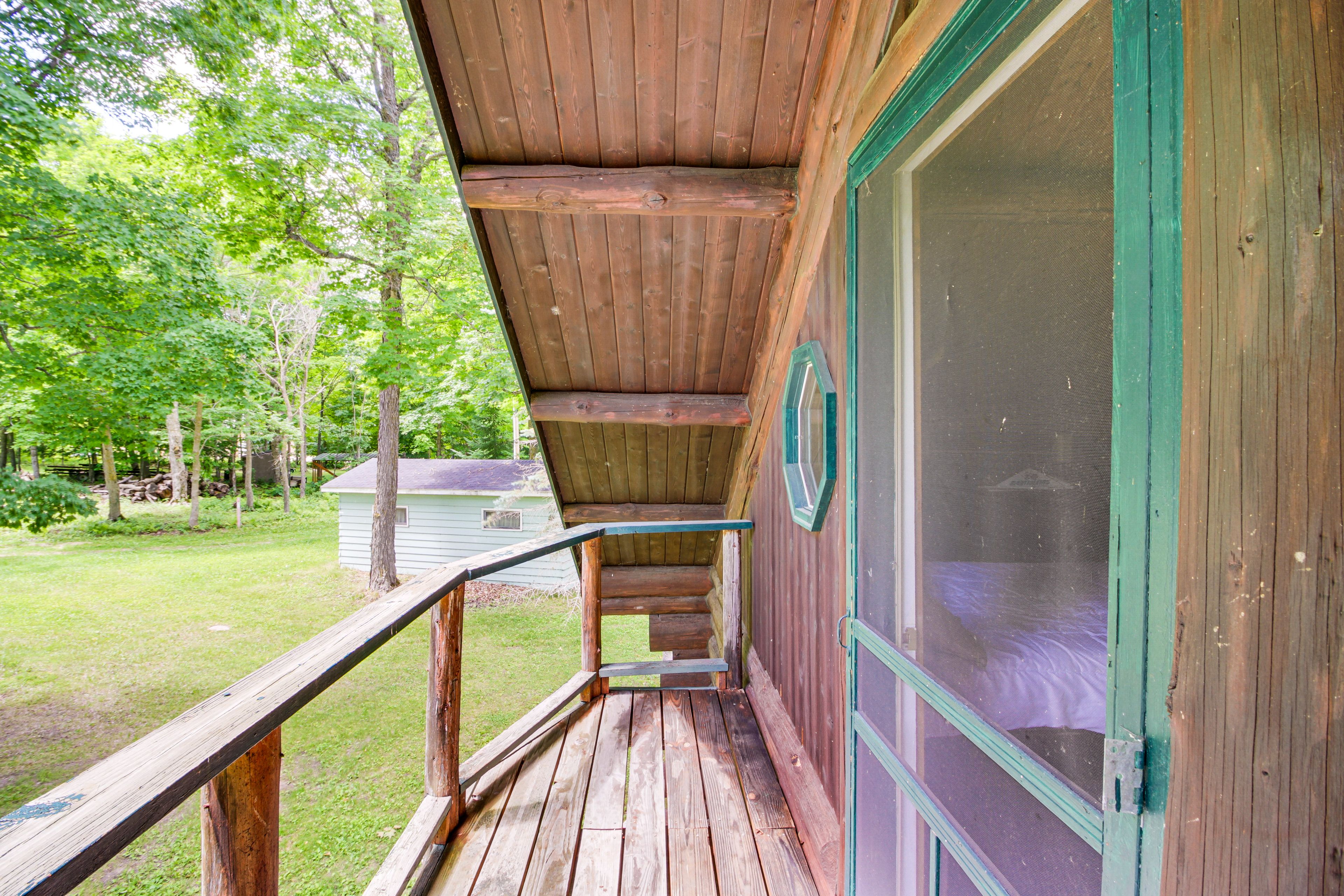 Cabin Exterior | Balcony