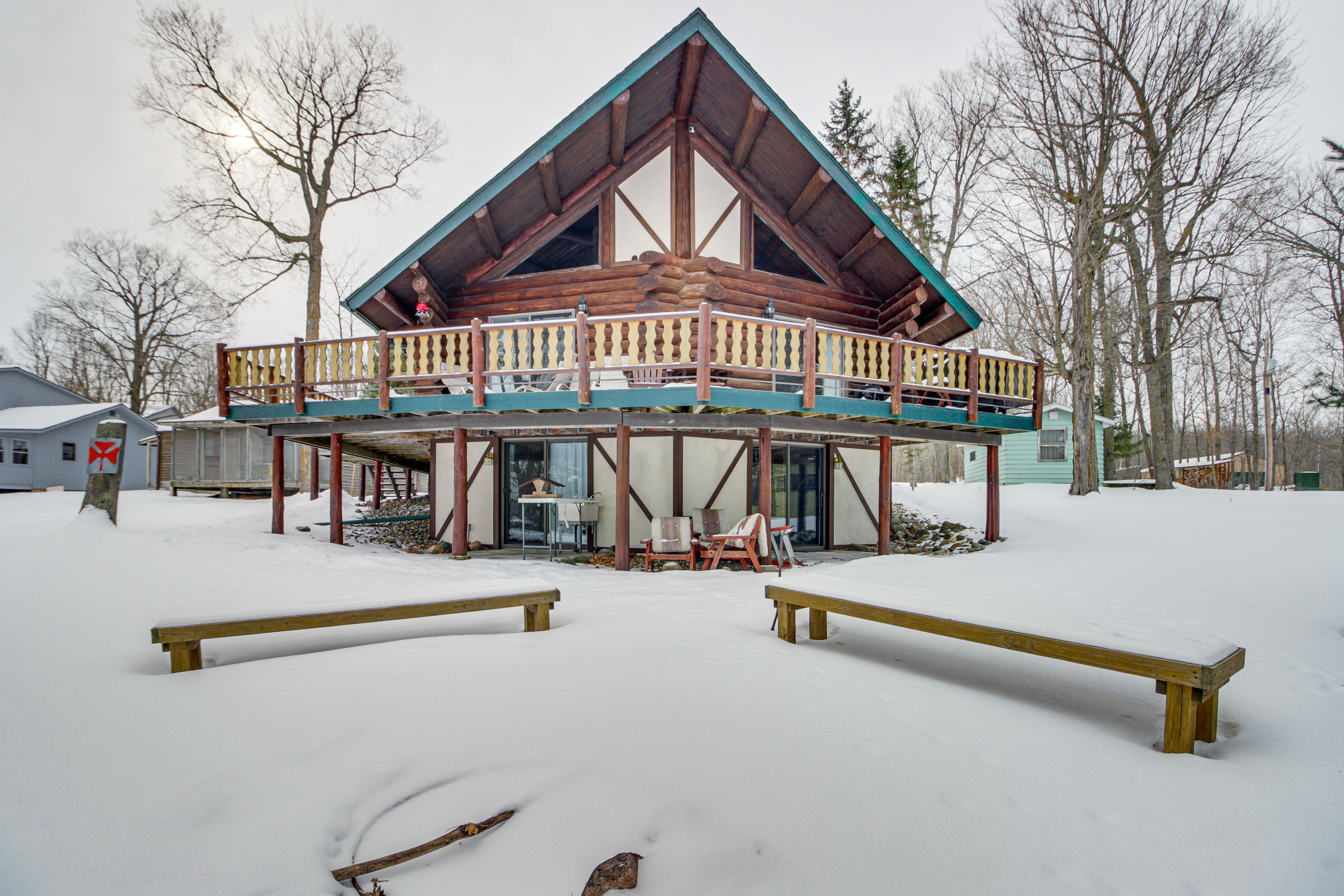 Cabin Exterior | Private Yard | Fire Pit