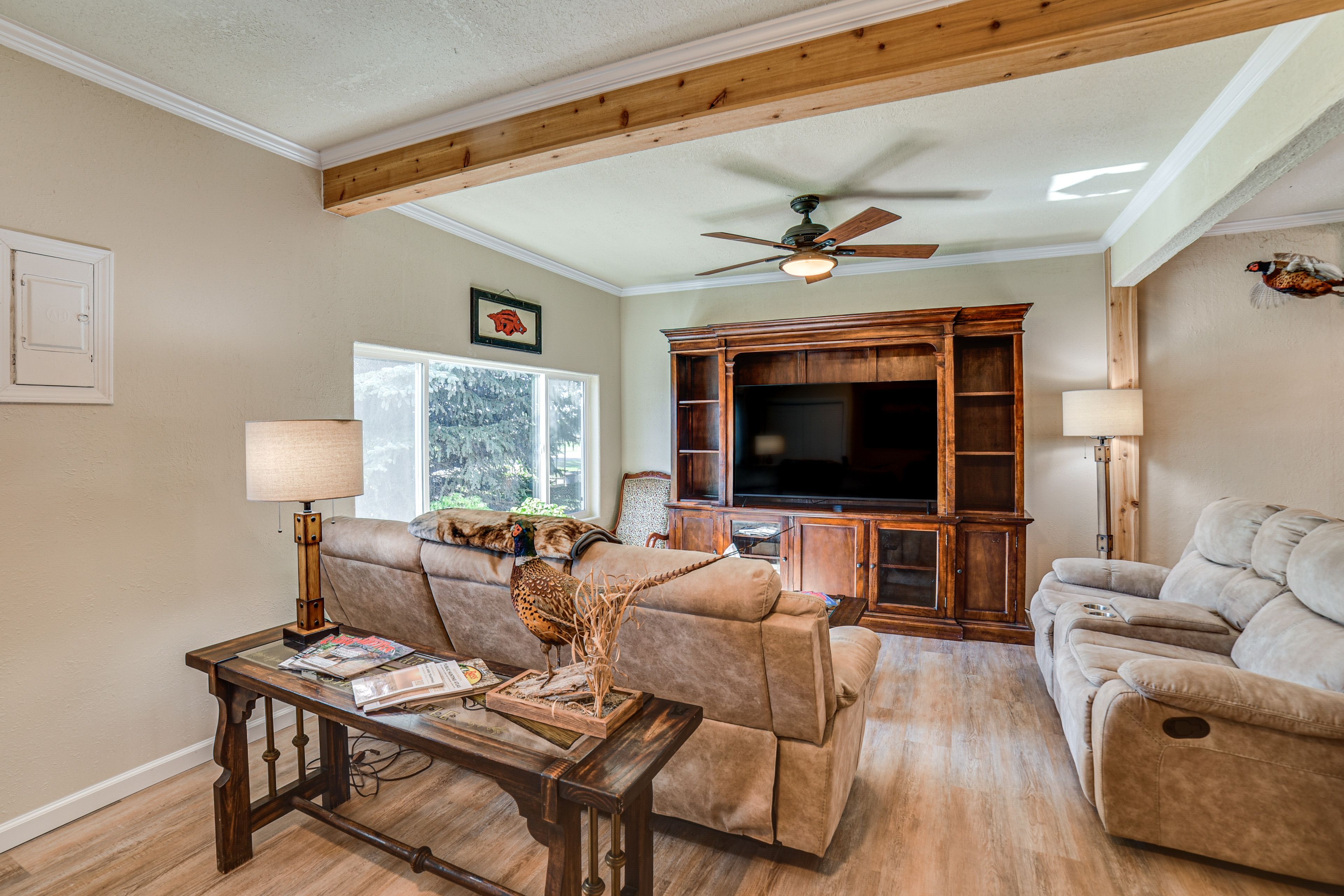 Living Room | Smart TV | Central Air Conditioning/Heat | Main Level